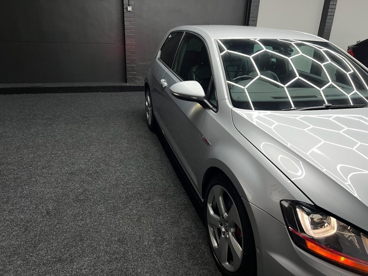 Volkswagen Golf view 17