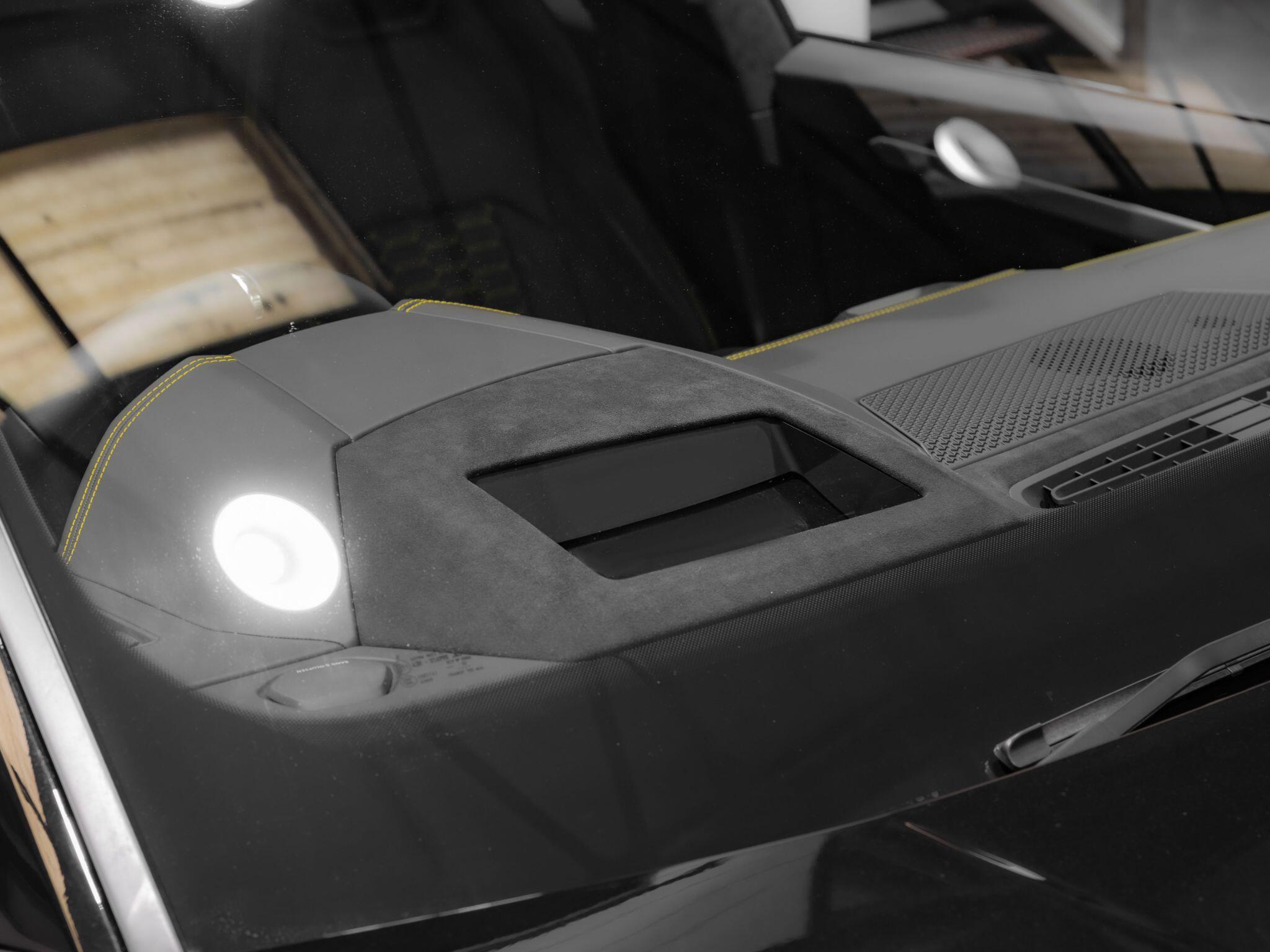 Lamborghini Urus view 16