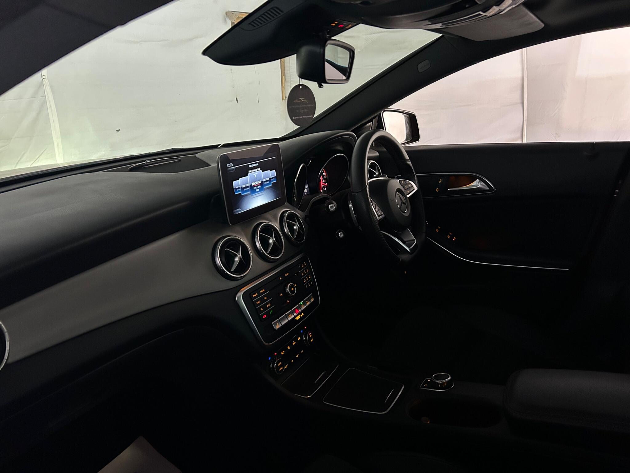 Mercedes-Benz Cla view 15