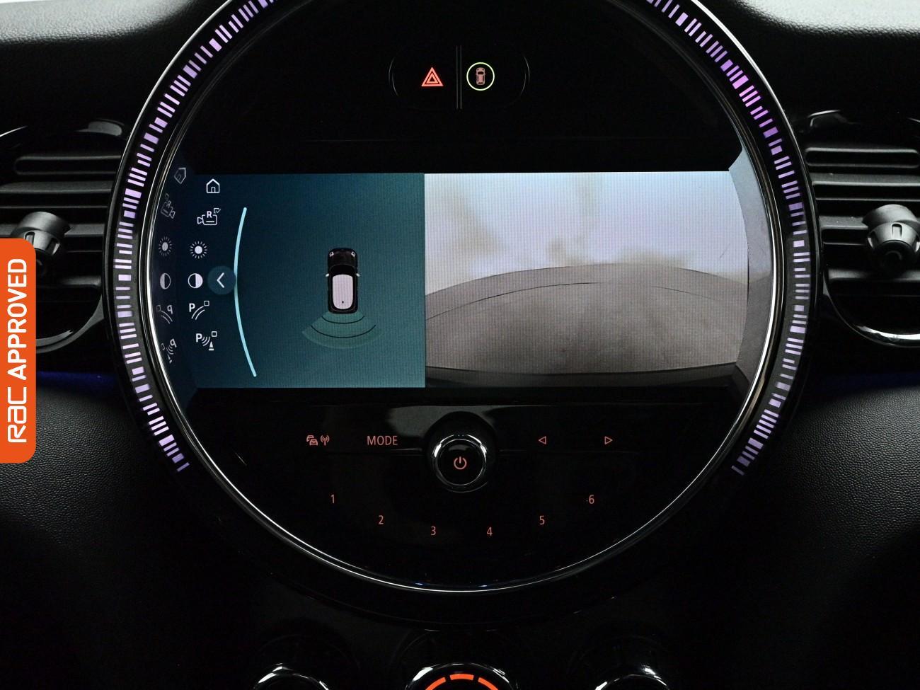 Mini Hatch view 18