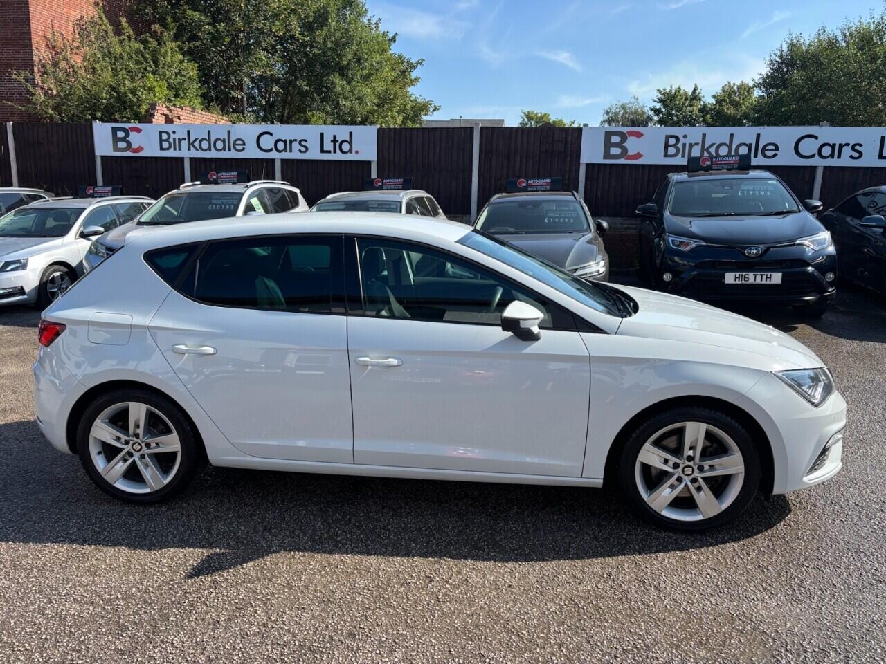 Seat Leon Leon view 2