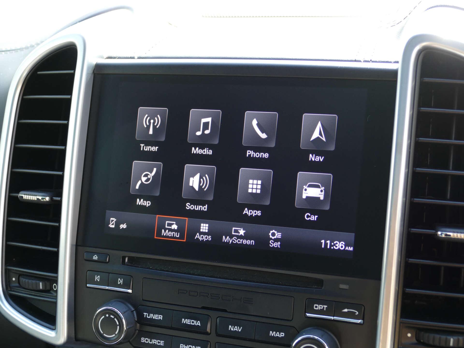 Porsche Cayenne view 36