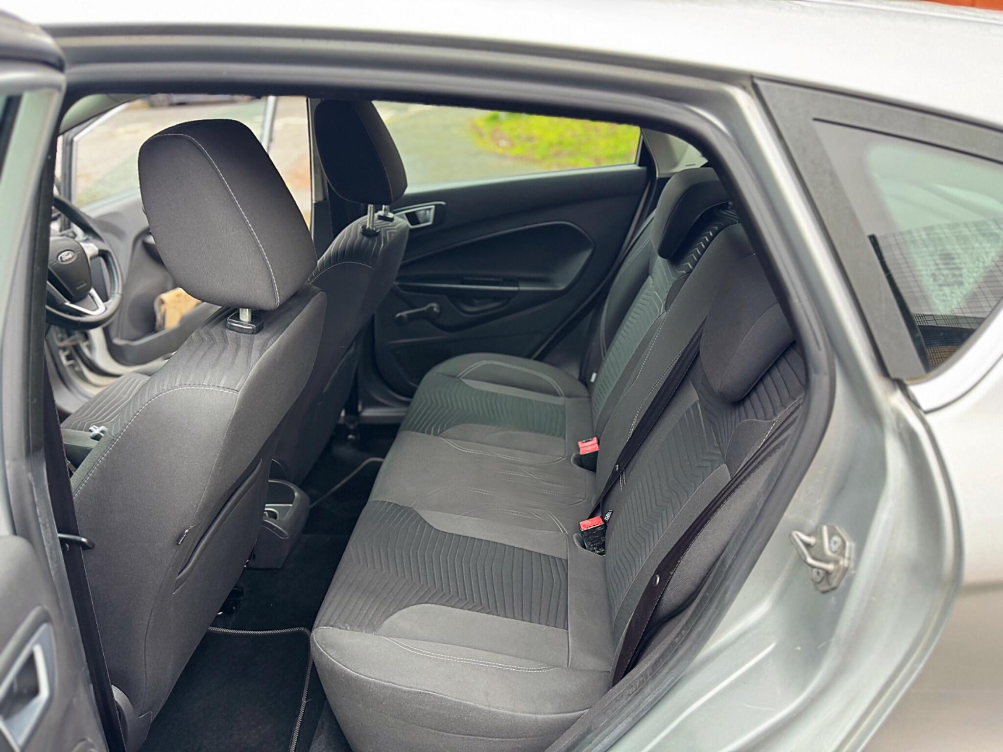 2014 Ford Fiesta 1.5 TDCi Zetec Euro 5 5dr image 37