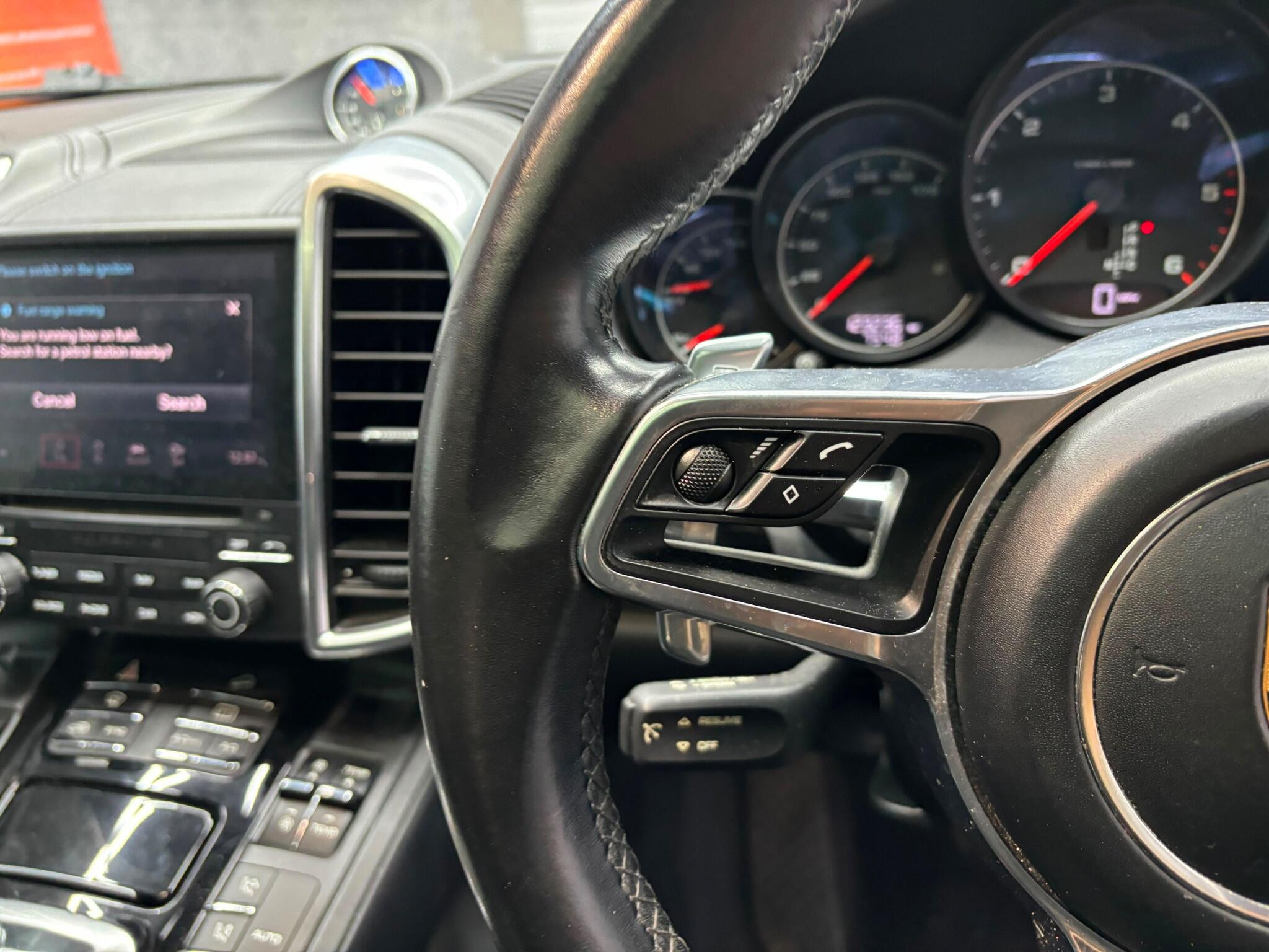 Porsche Cayenne view 33