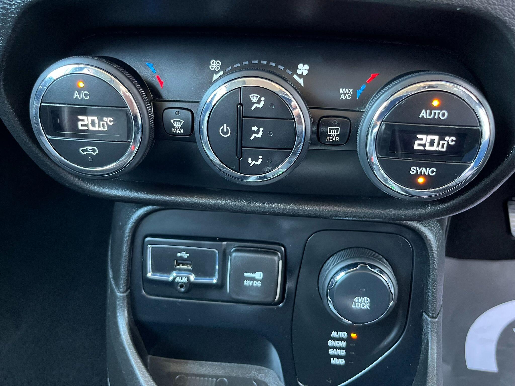 Jeep Renegade view 22
