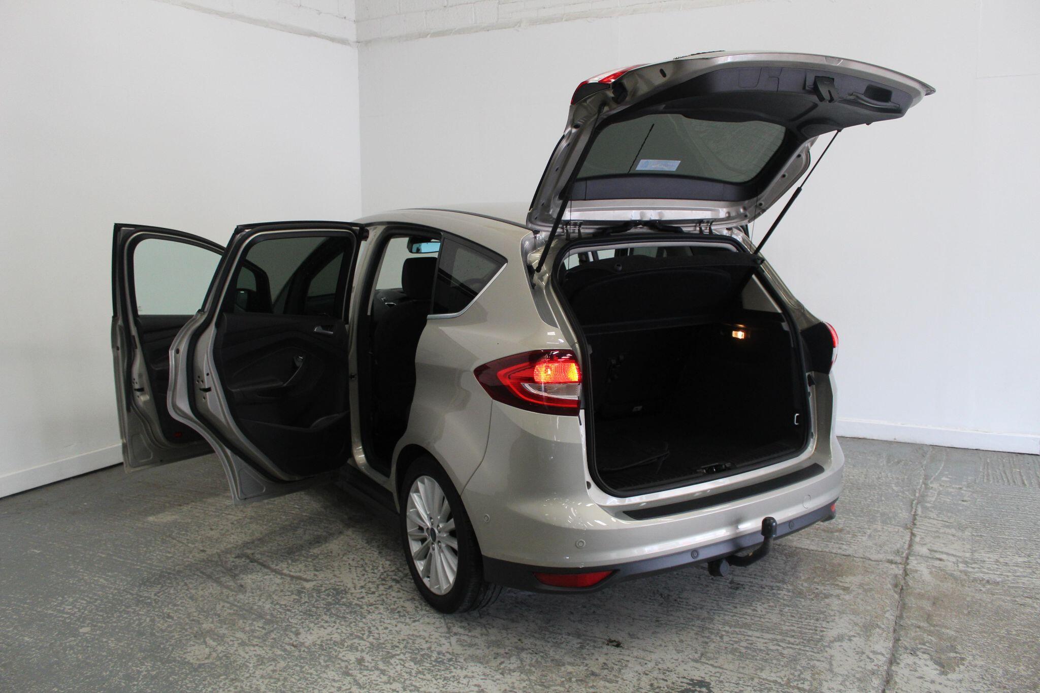 Ford C-Max view 21
