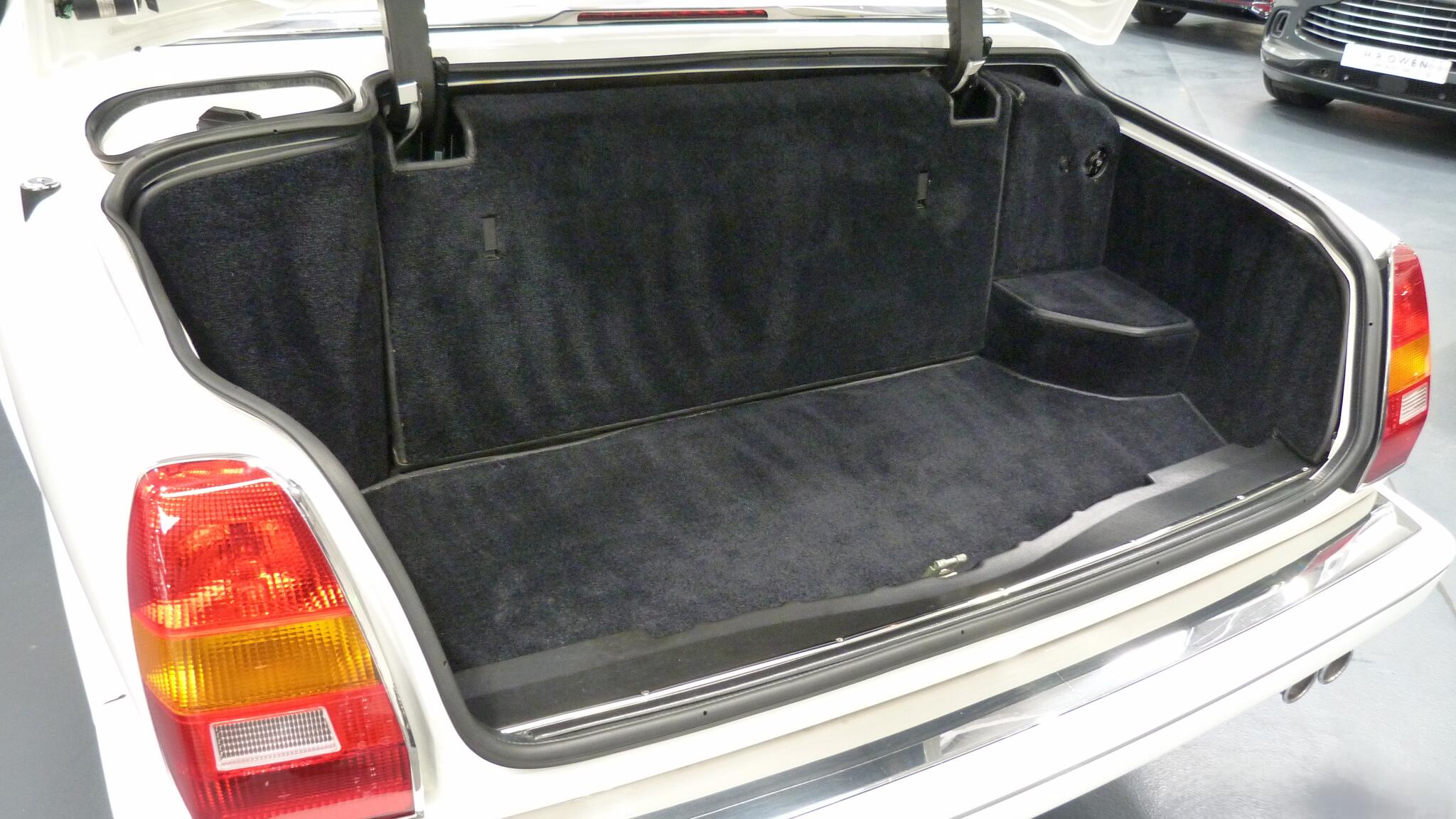 Bentley Azure view 29