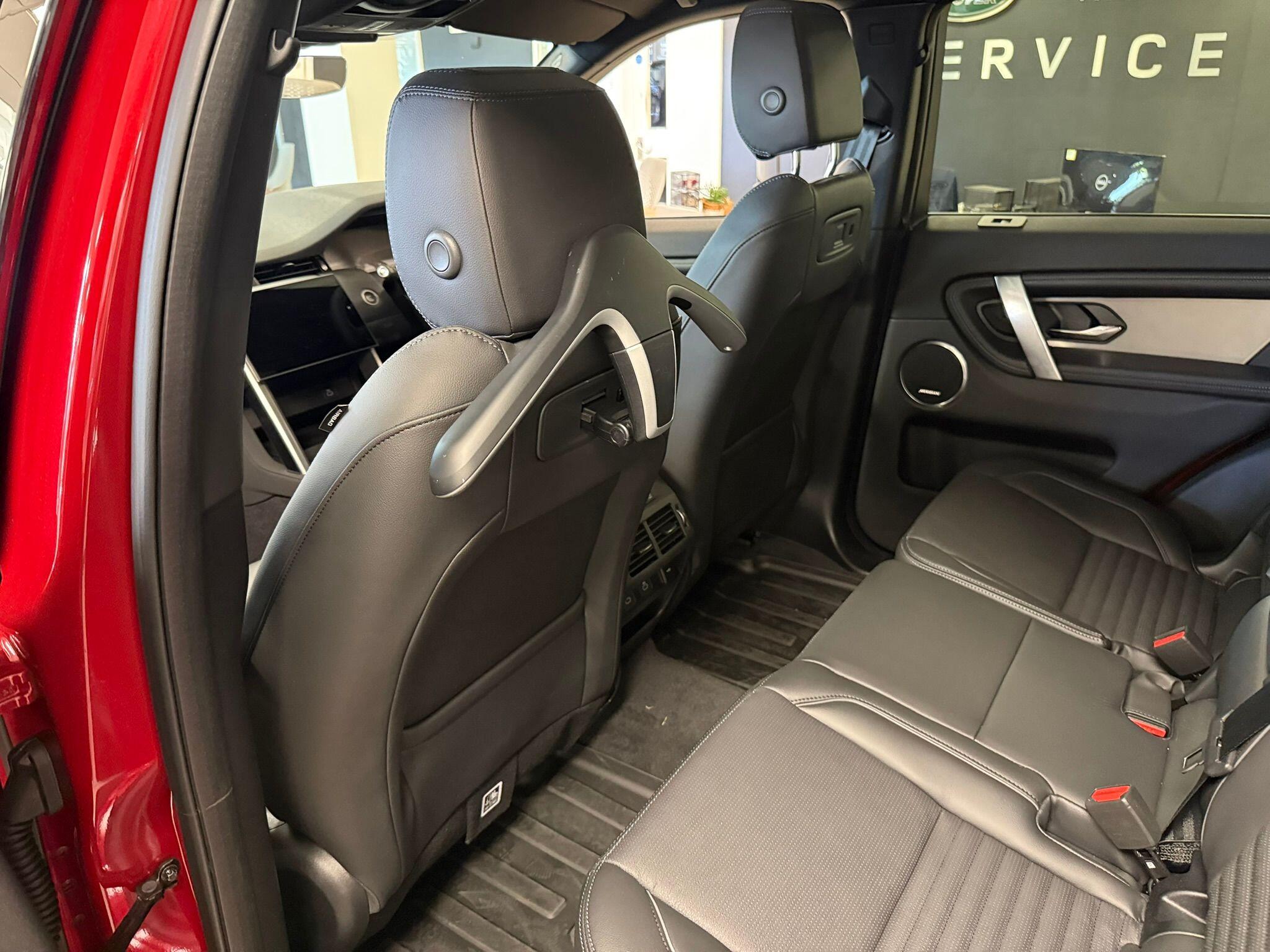 Land Rover Discovery Sport view 6