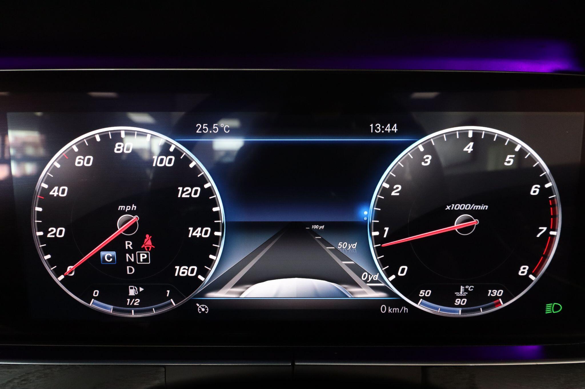 Mercedes-Benz E Class view 44