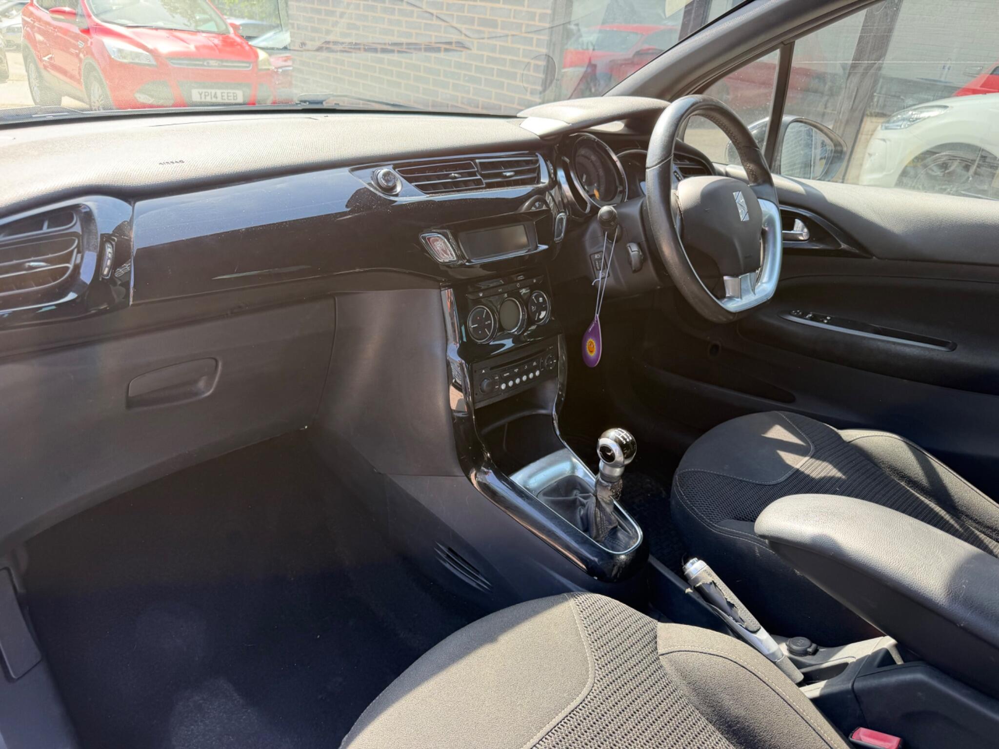Citroen DS3 view 16