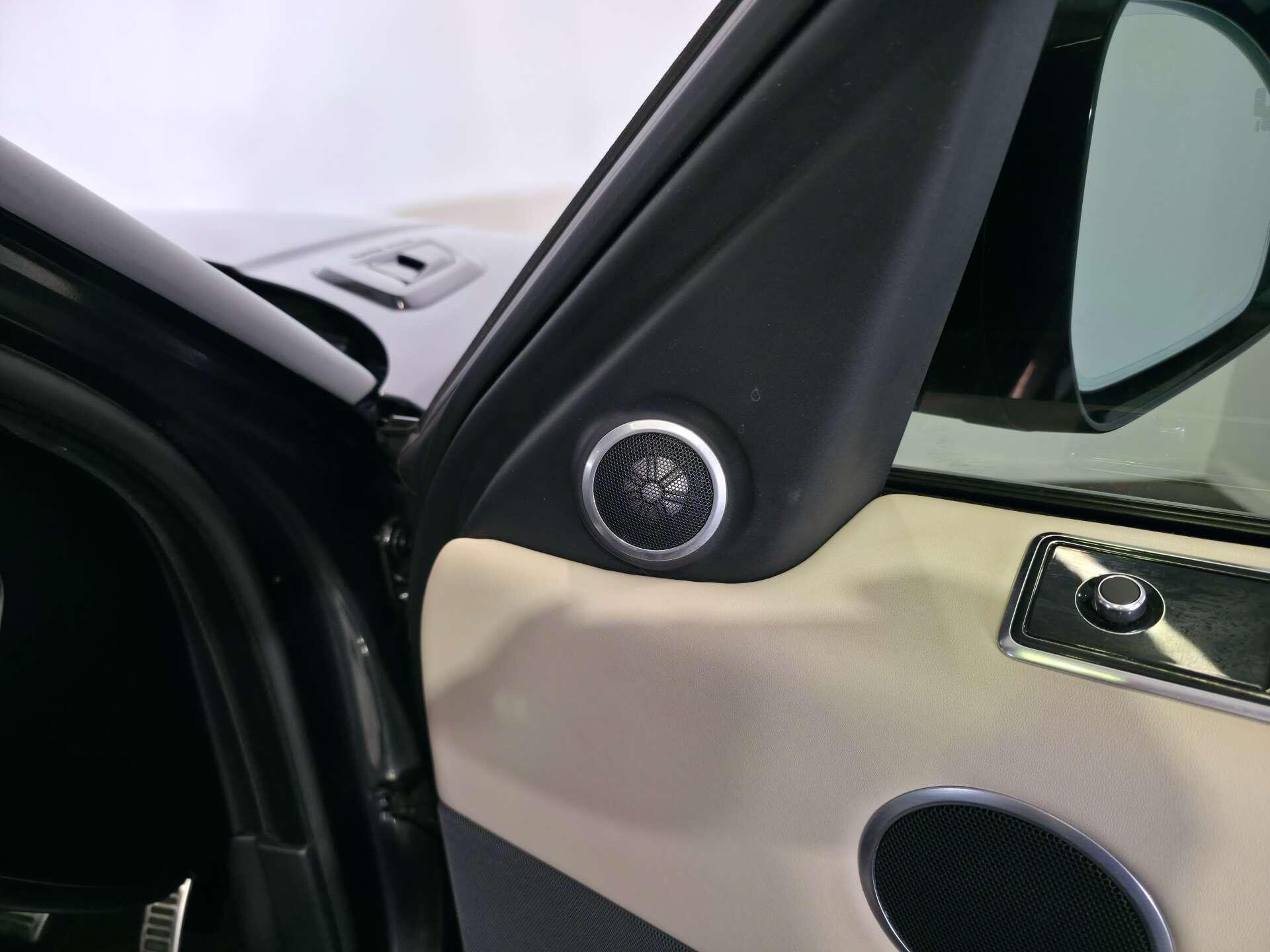 Land Rover Range Rover Sport view 28