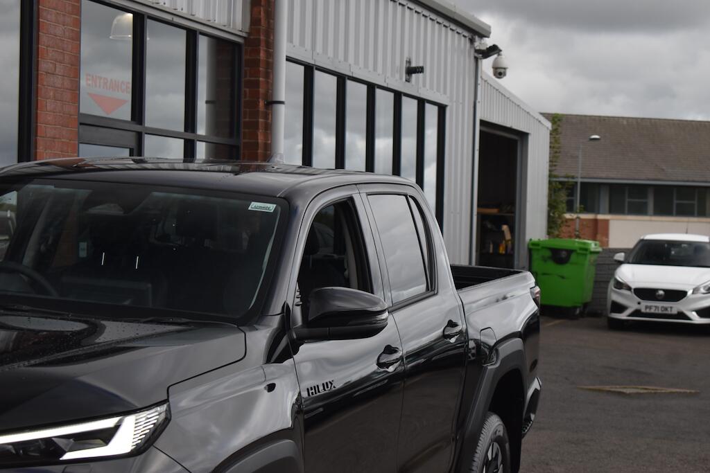 Toyota Hilux view 22