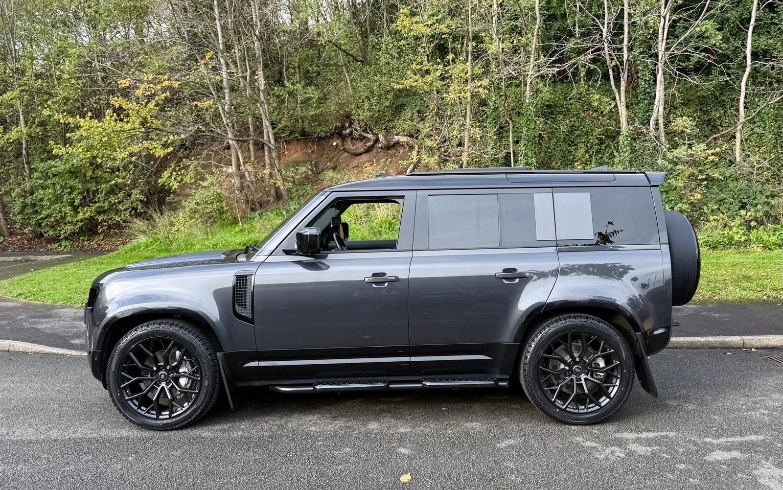 Land Rover Defender view 78