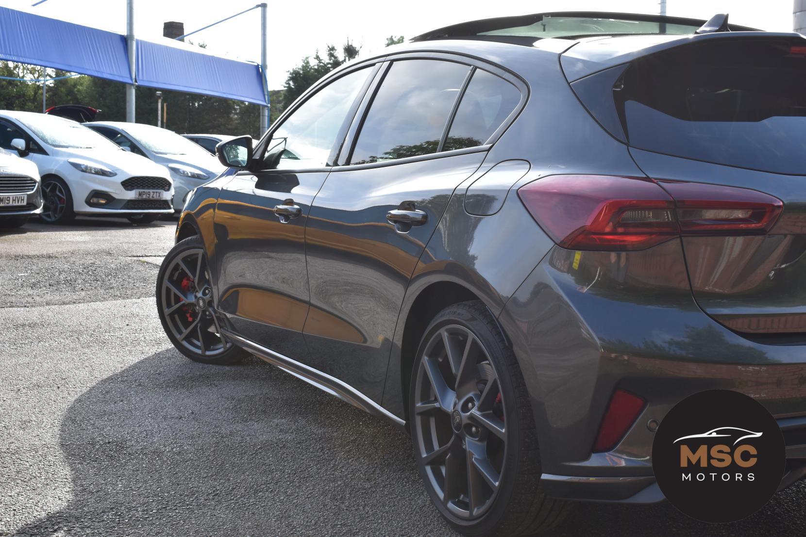 Ford Focus view 29