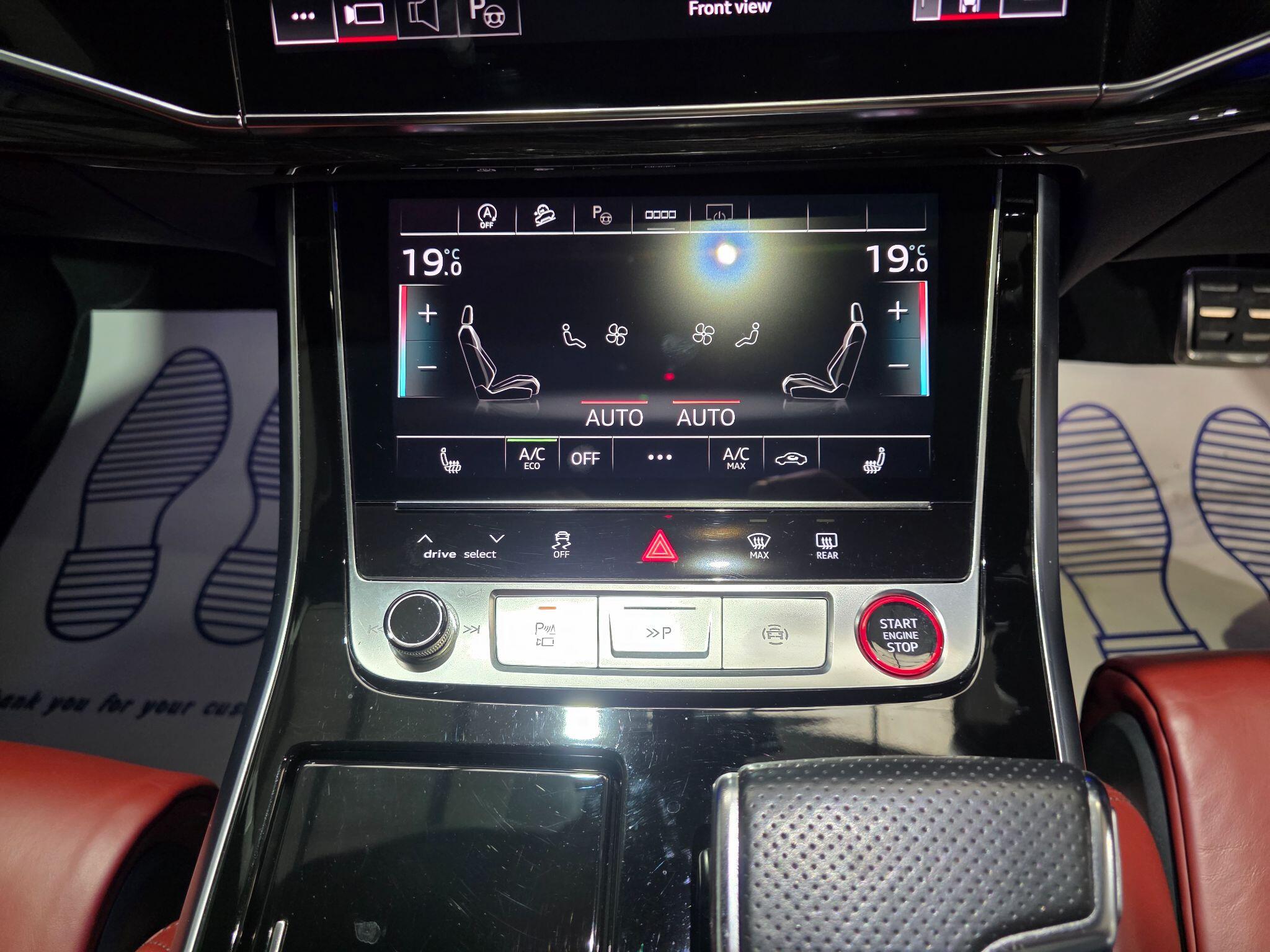 Audi SQ8 view 12