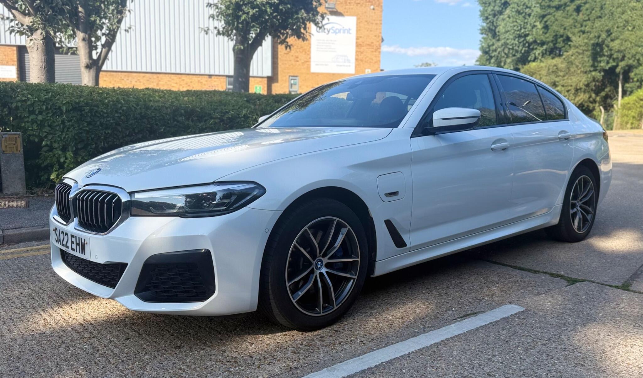 BMW 5 Series view 6