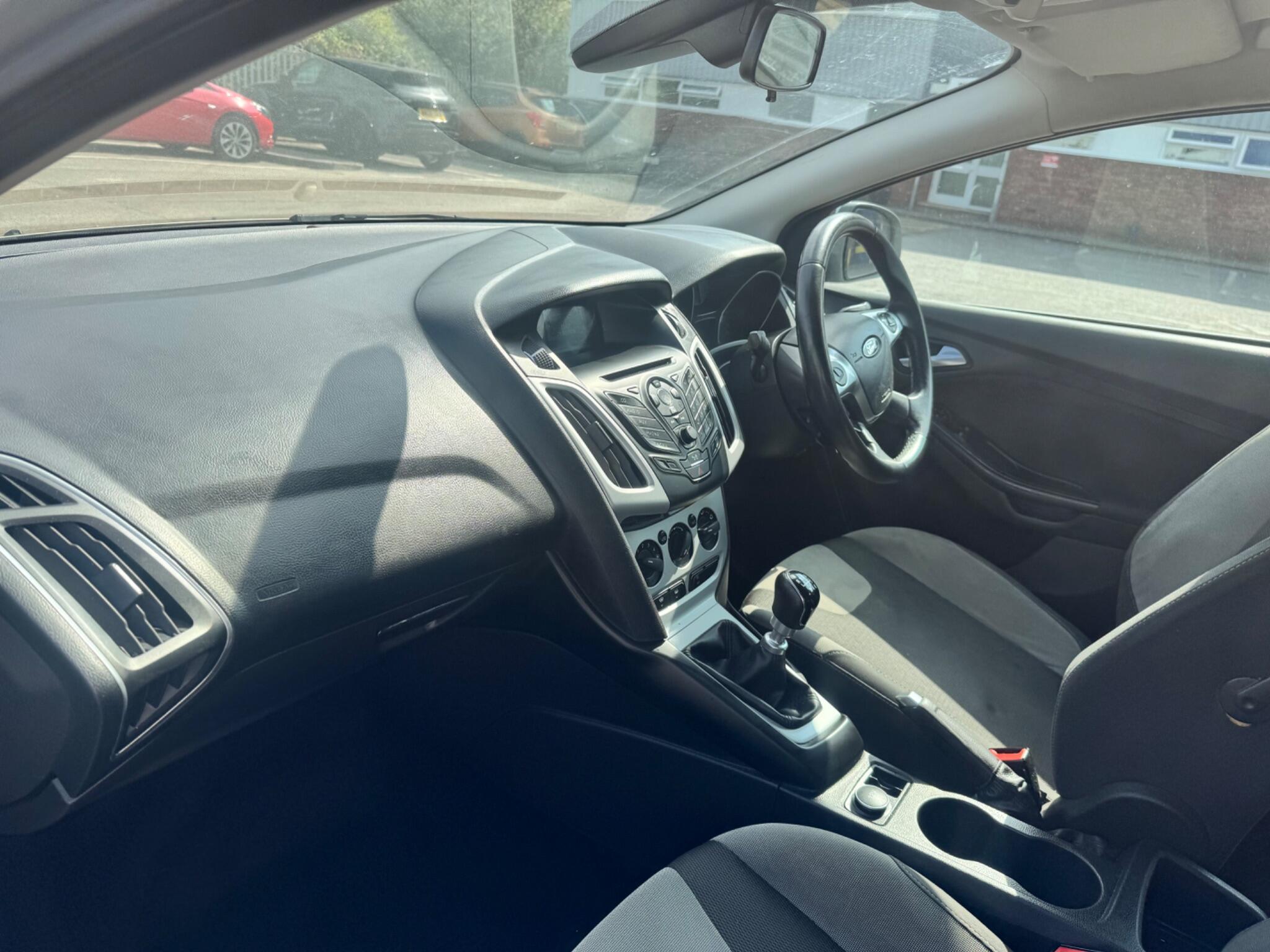 Ford Focus view 4