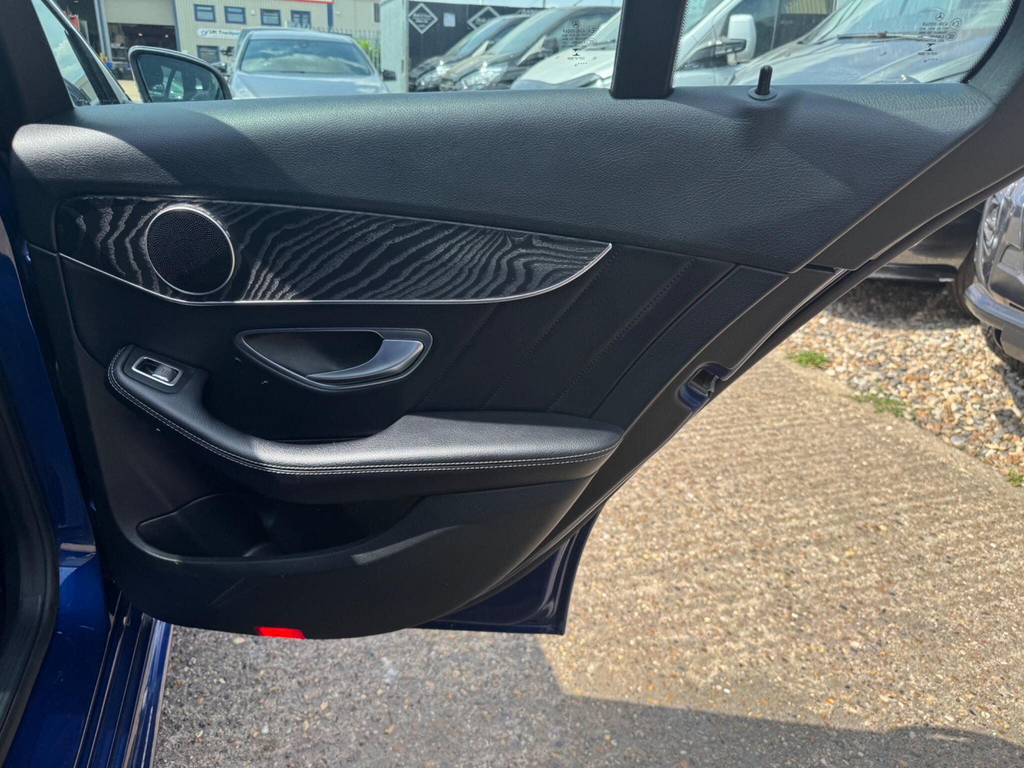 Mercedes-Benz C Class view 30