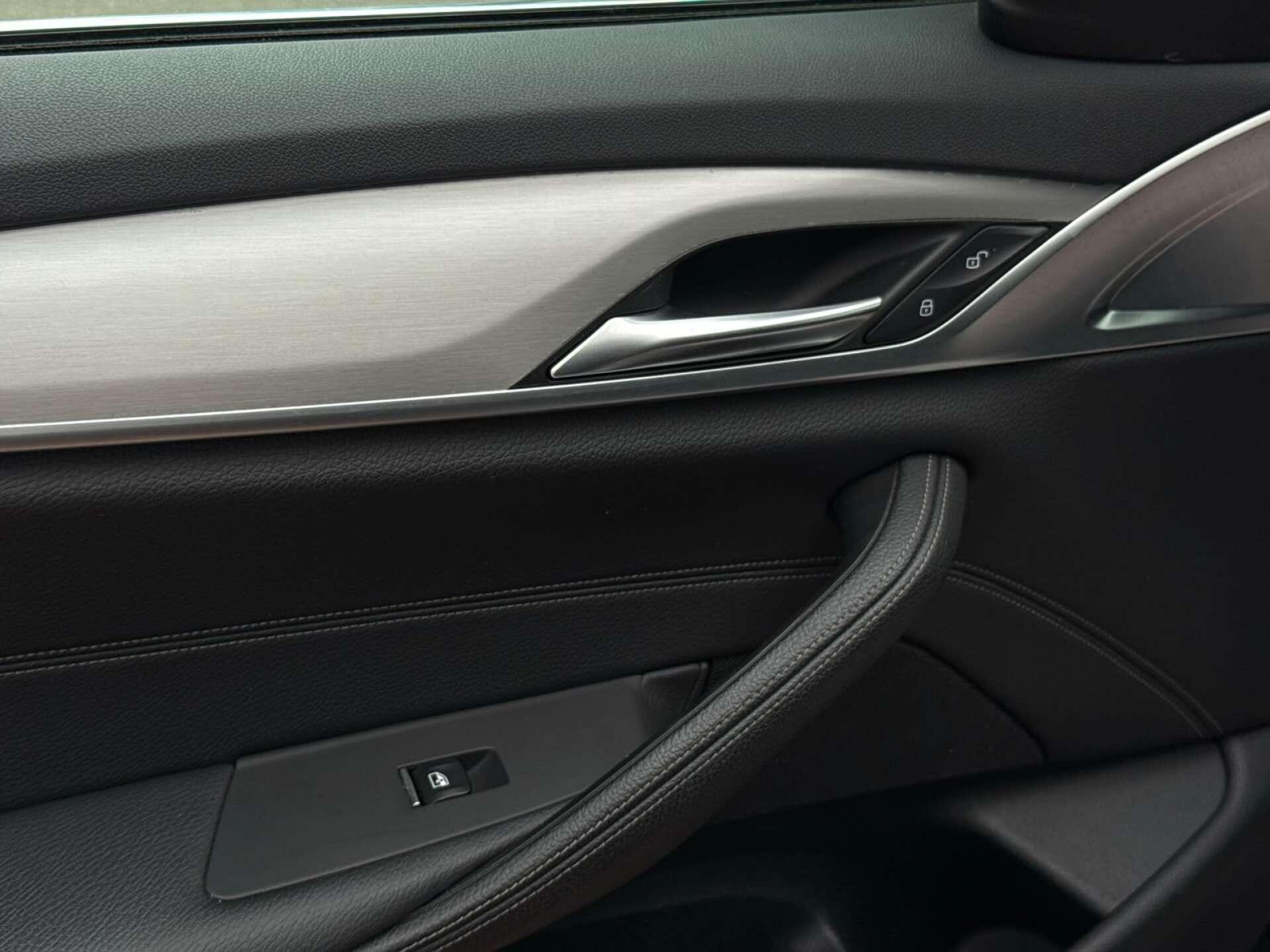 BMW 5 Series view 40