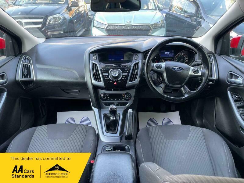 2014 Ford Focus image 28