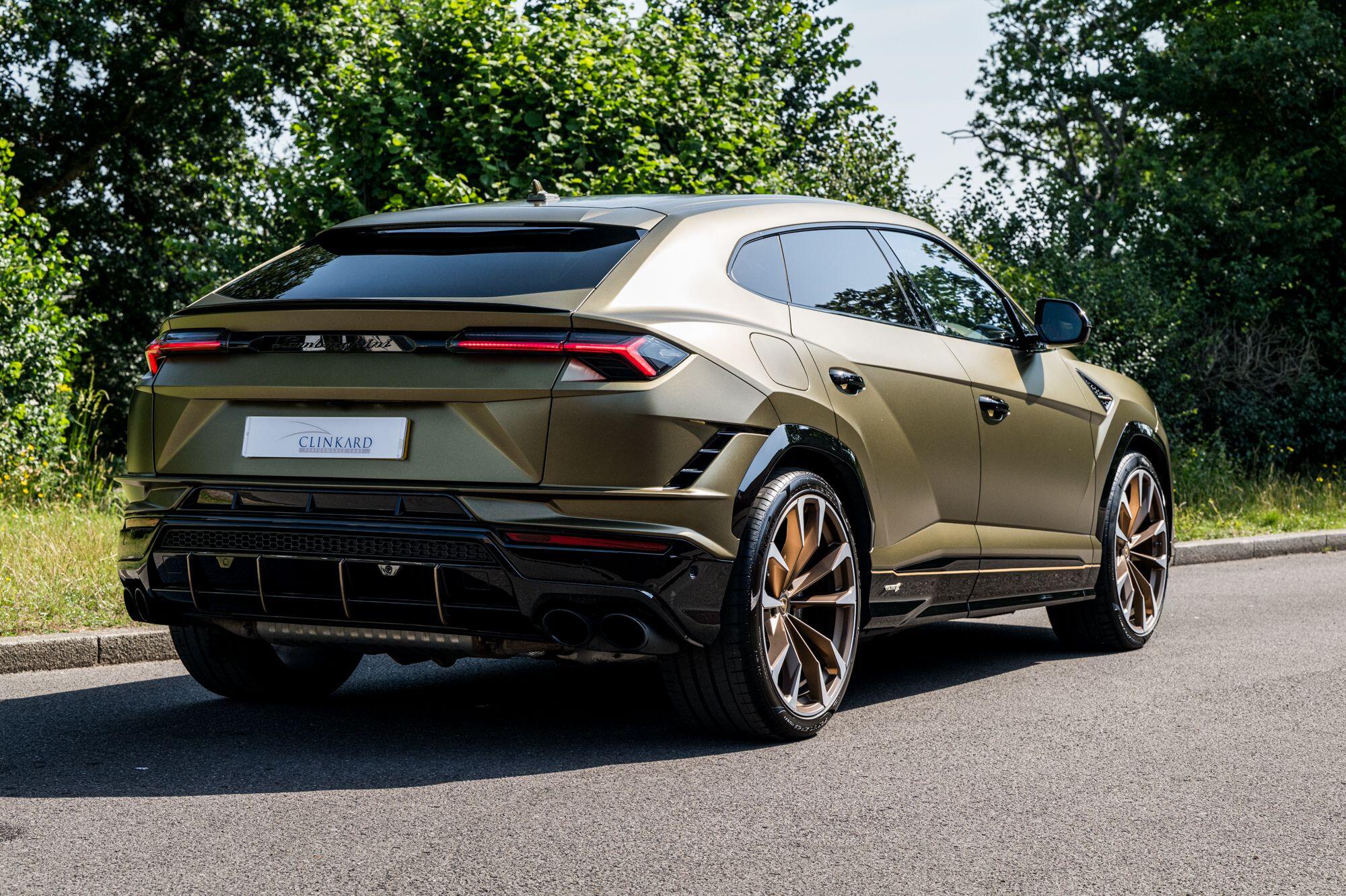 Lamborghini Urus view 10