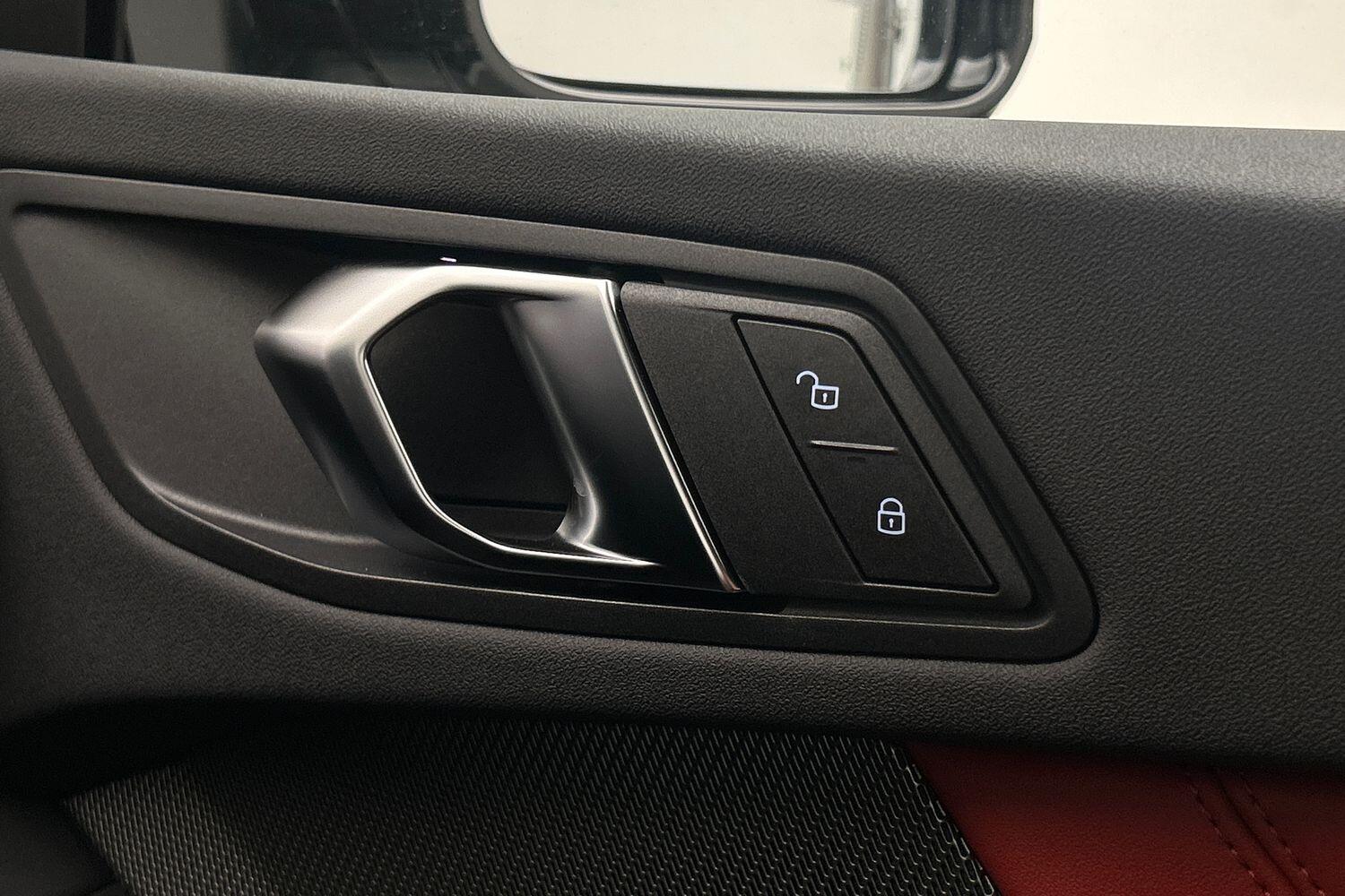 BMW 2 Series view 23