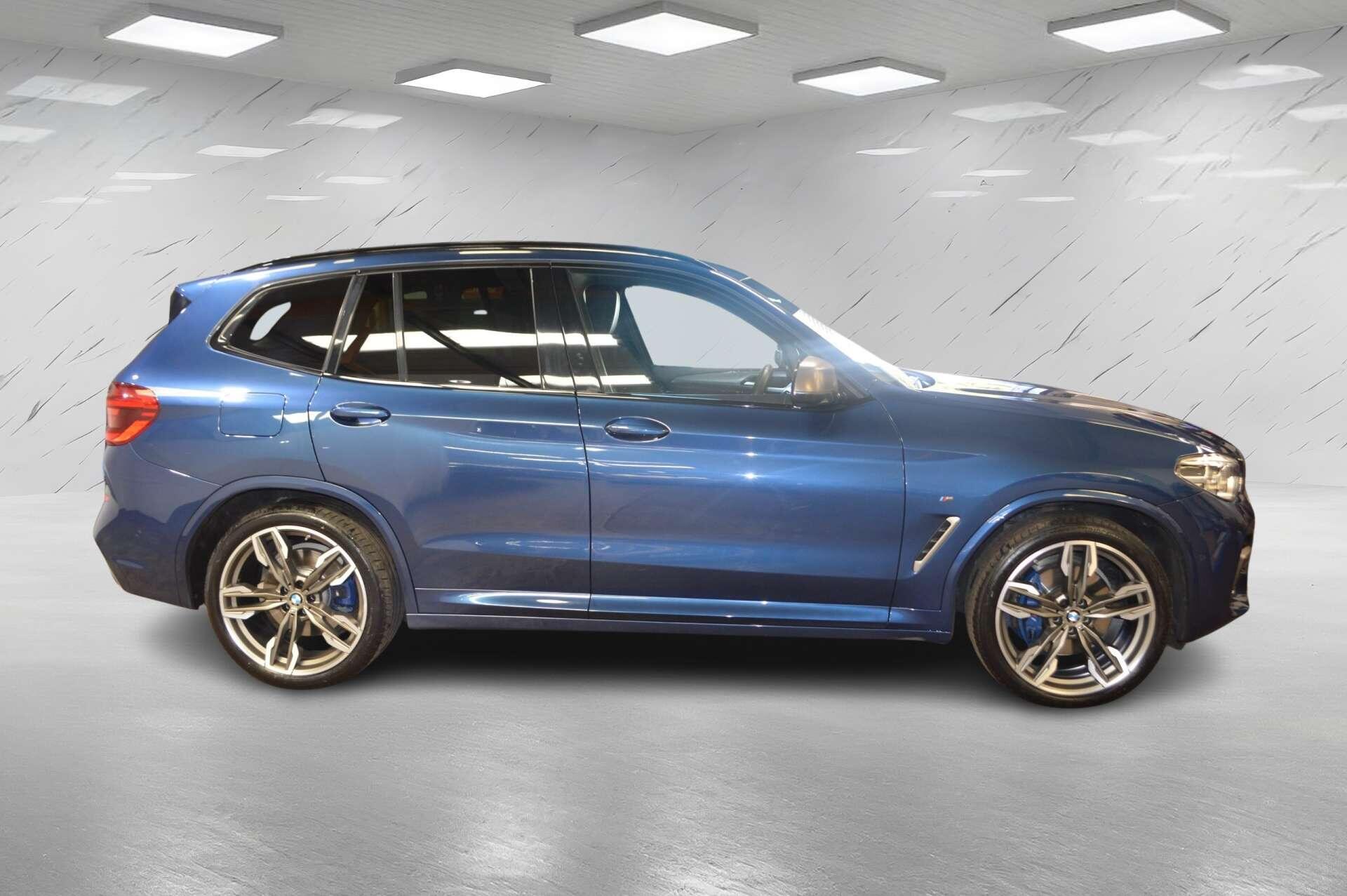 BMW X3 view 9