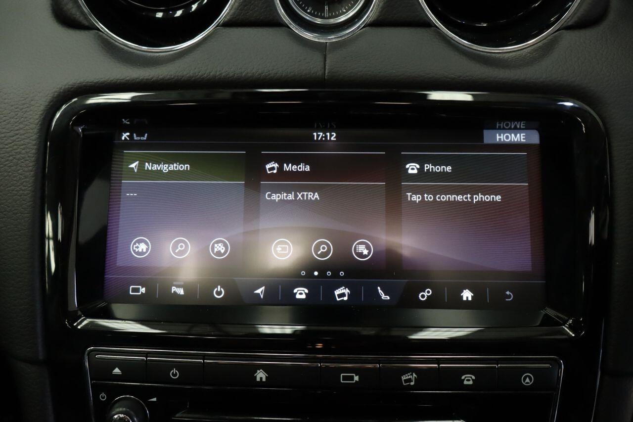 Jaguar XJ view 19