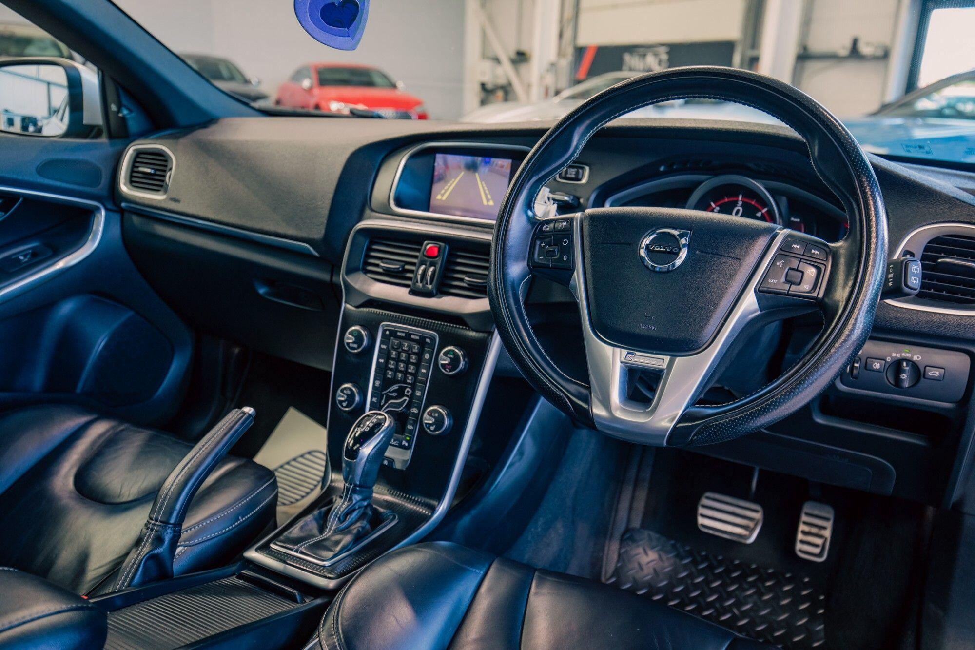 Volvo V40 view 2