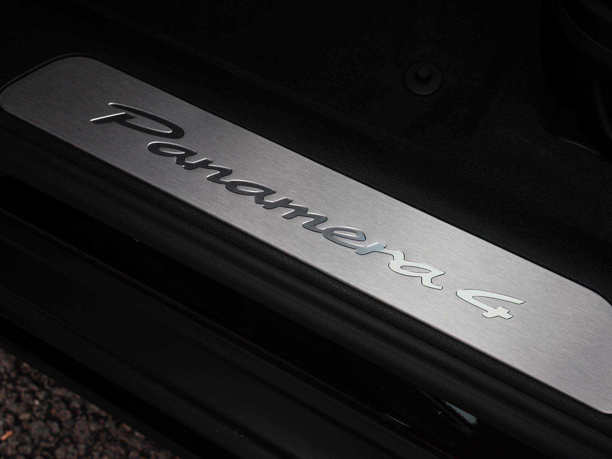 Porsche Panamera view 22