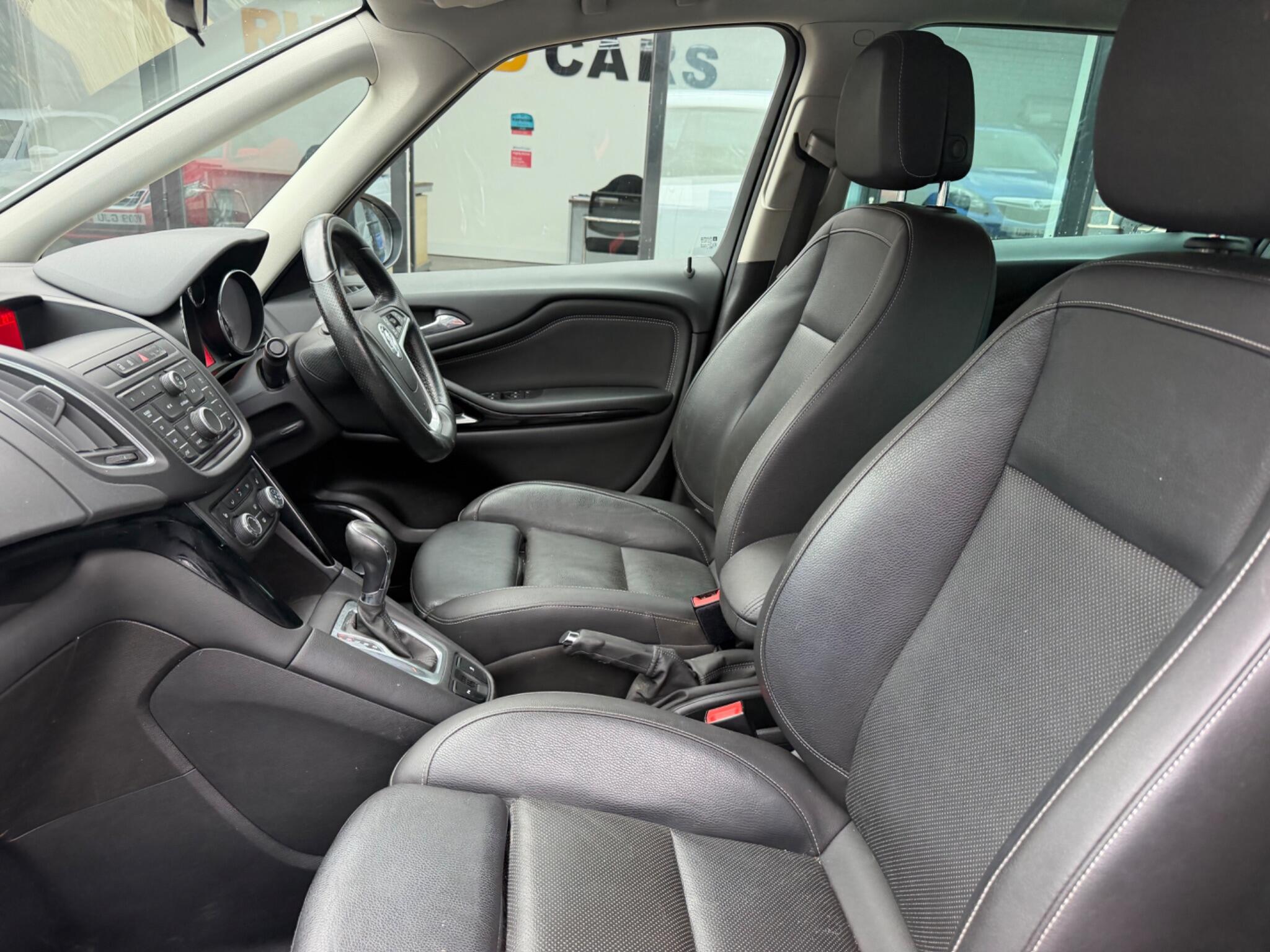 Vauxhall Zafira Tourer view 15