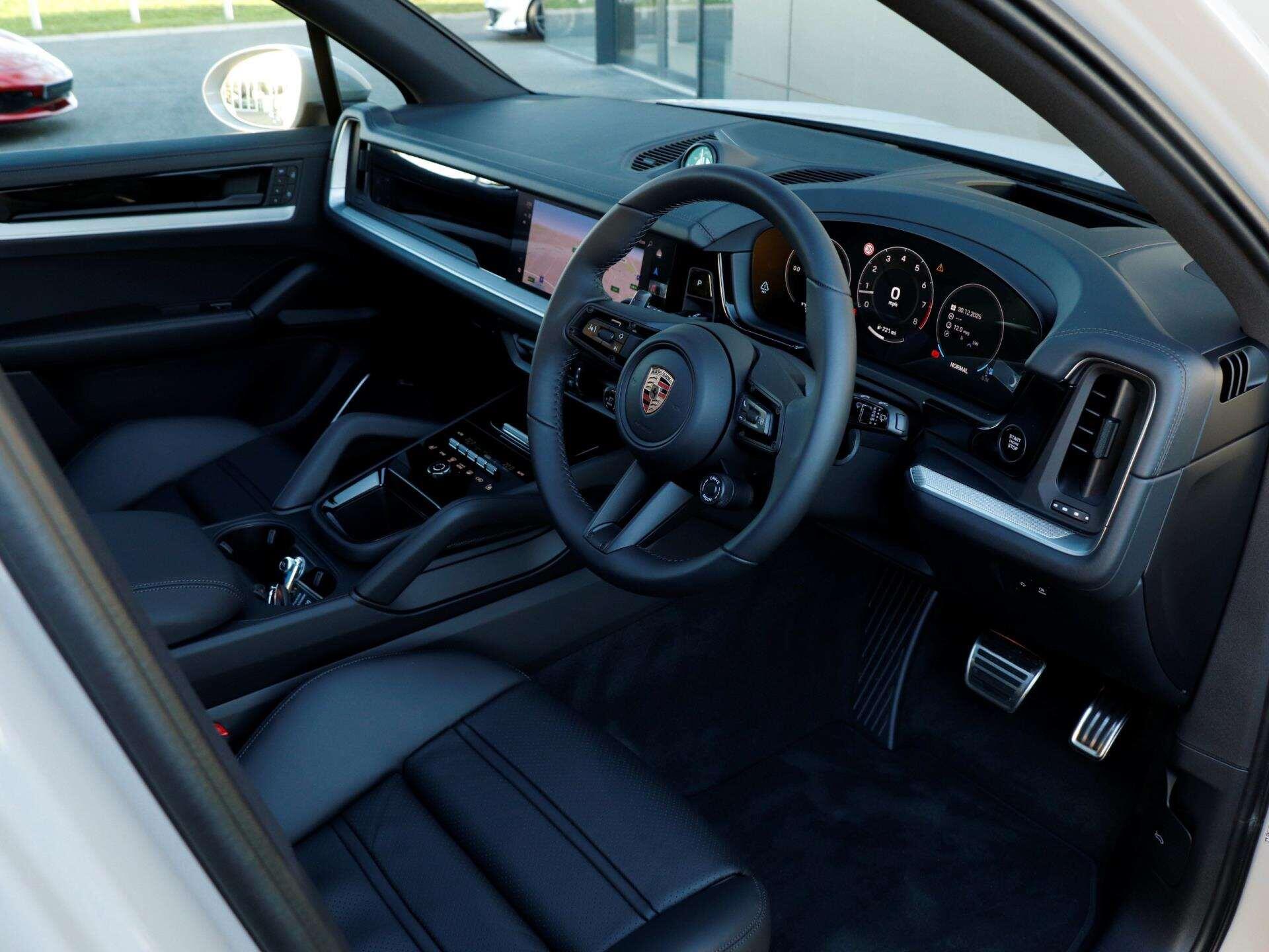 Porsche Cayenne view 10