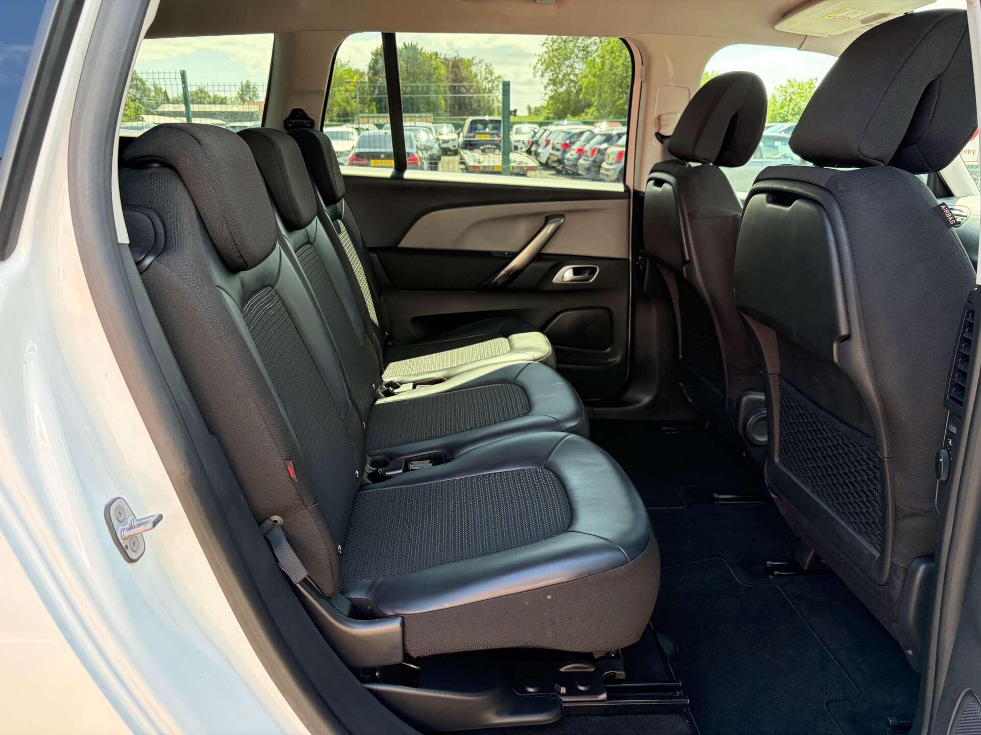 Citroen Grand C4 Spacetourer view 29