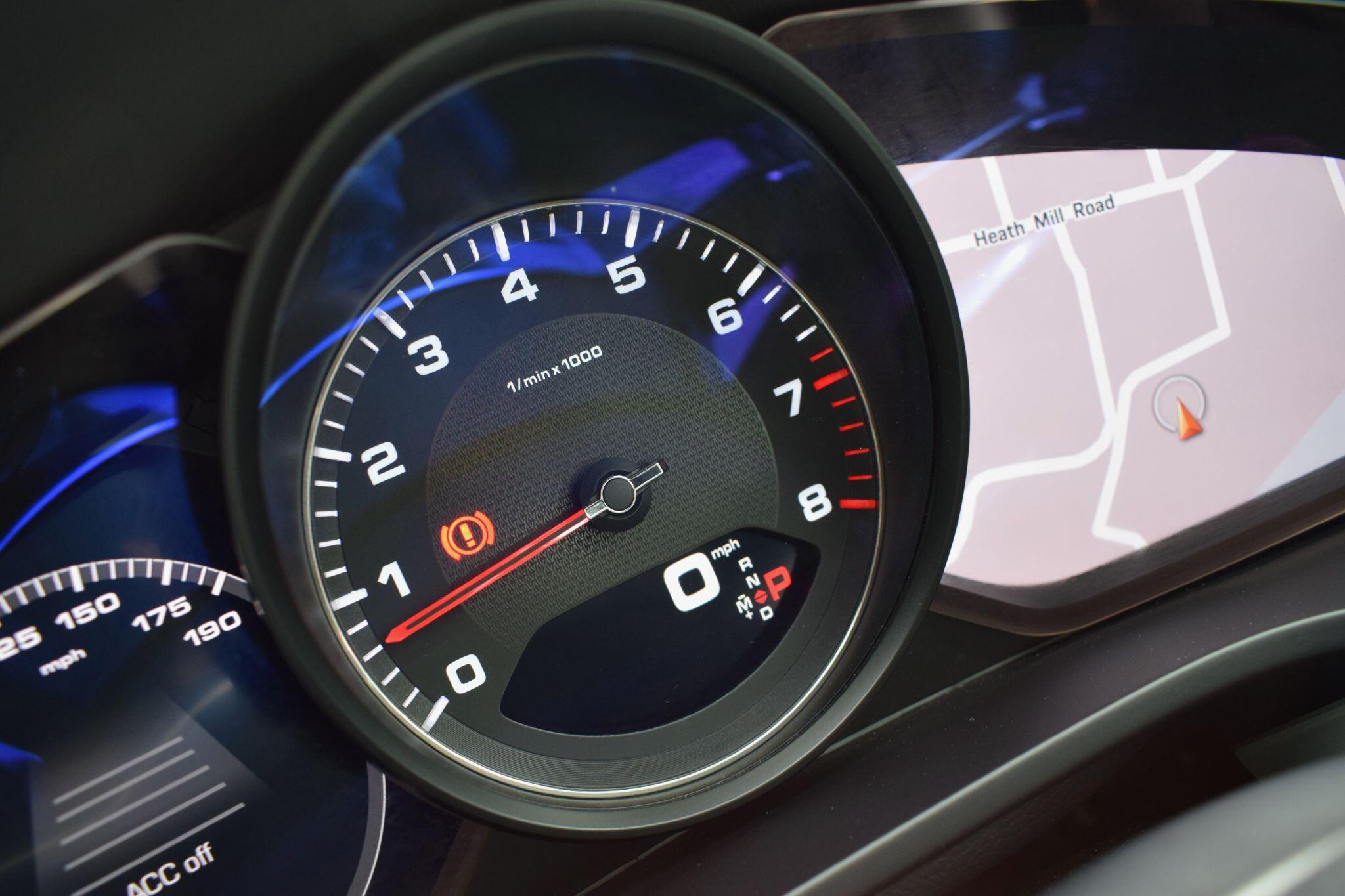 Porsche Cayenne view 26