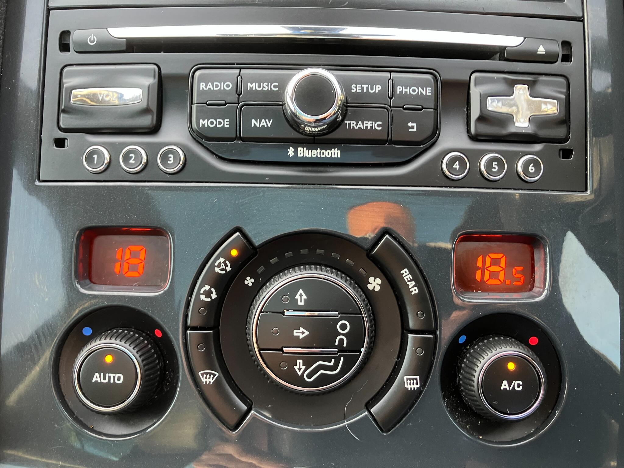 Peugeot 5008 view 17