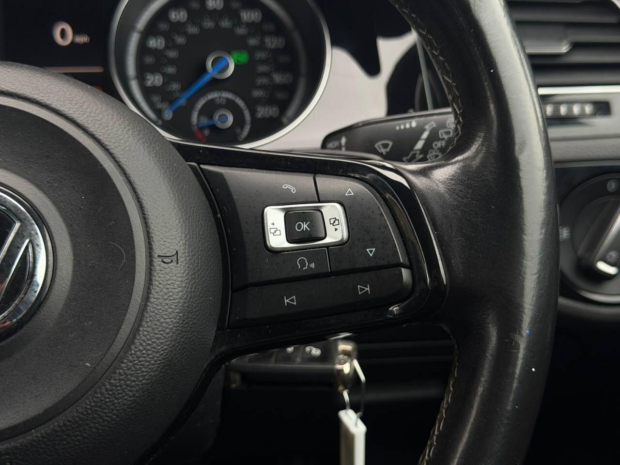 Volkswagen Golf view 34