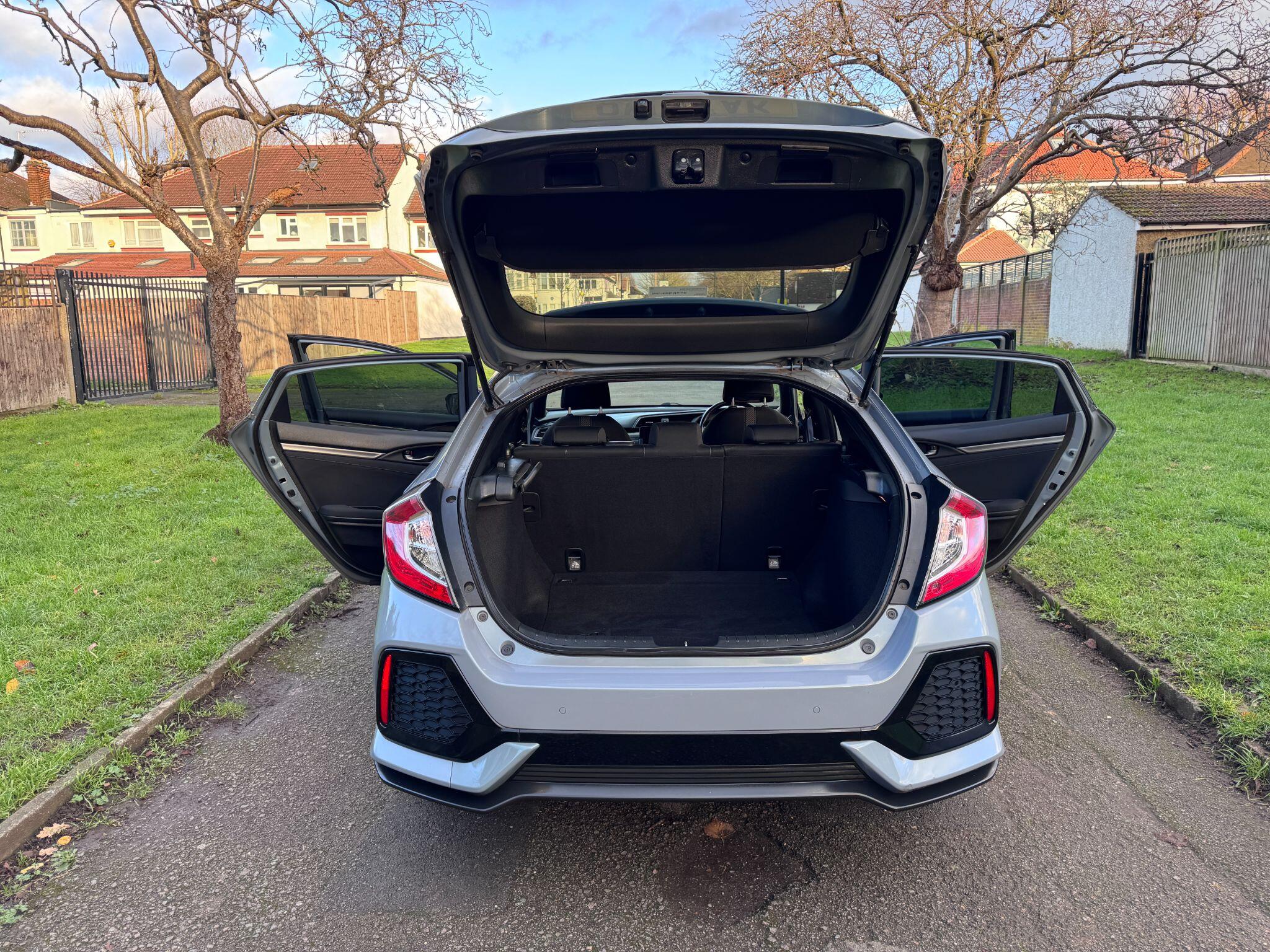 2017 Honda Civic image 28