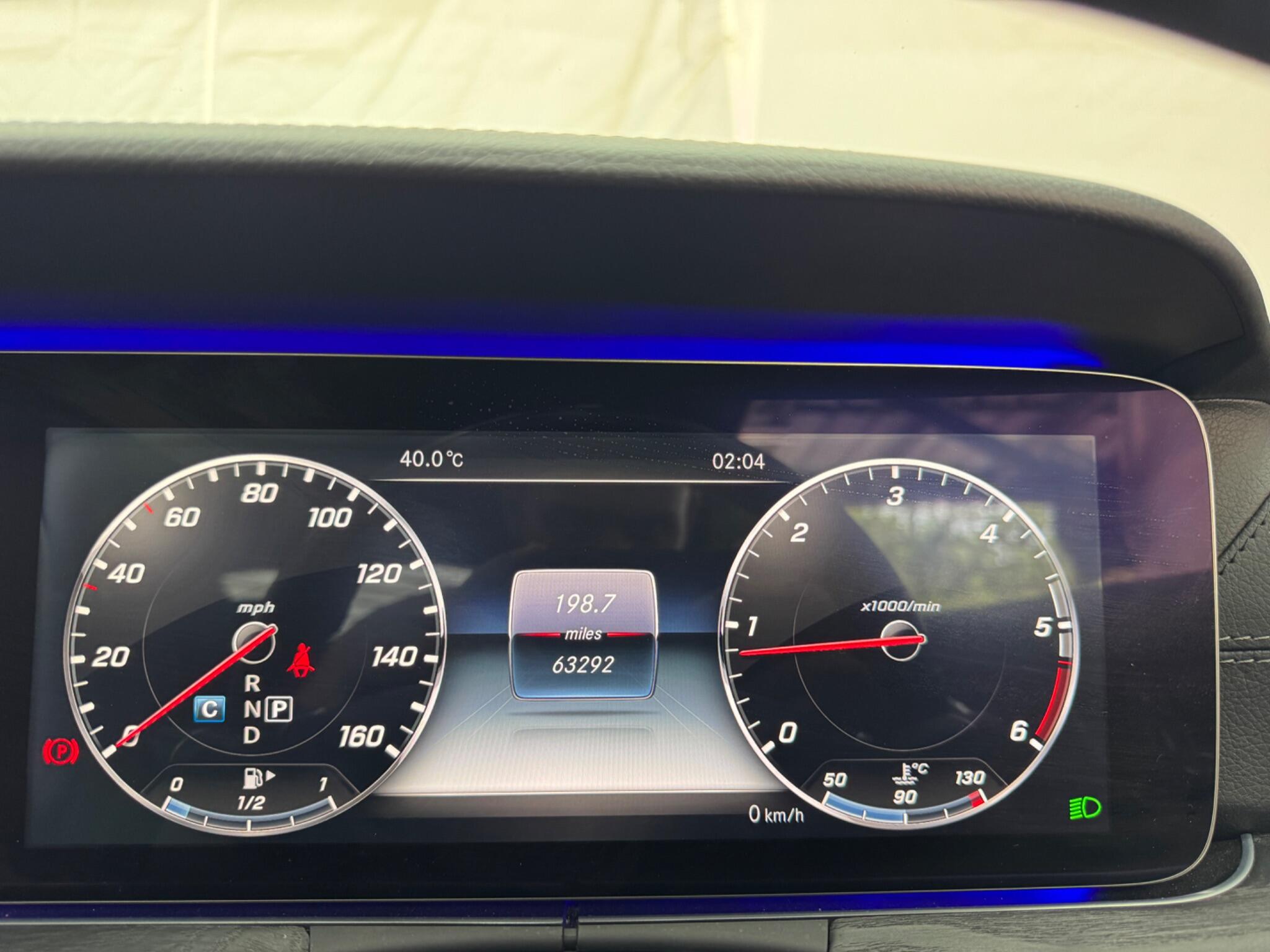 Mercedes-Benz E Class view 44