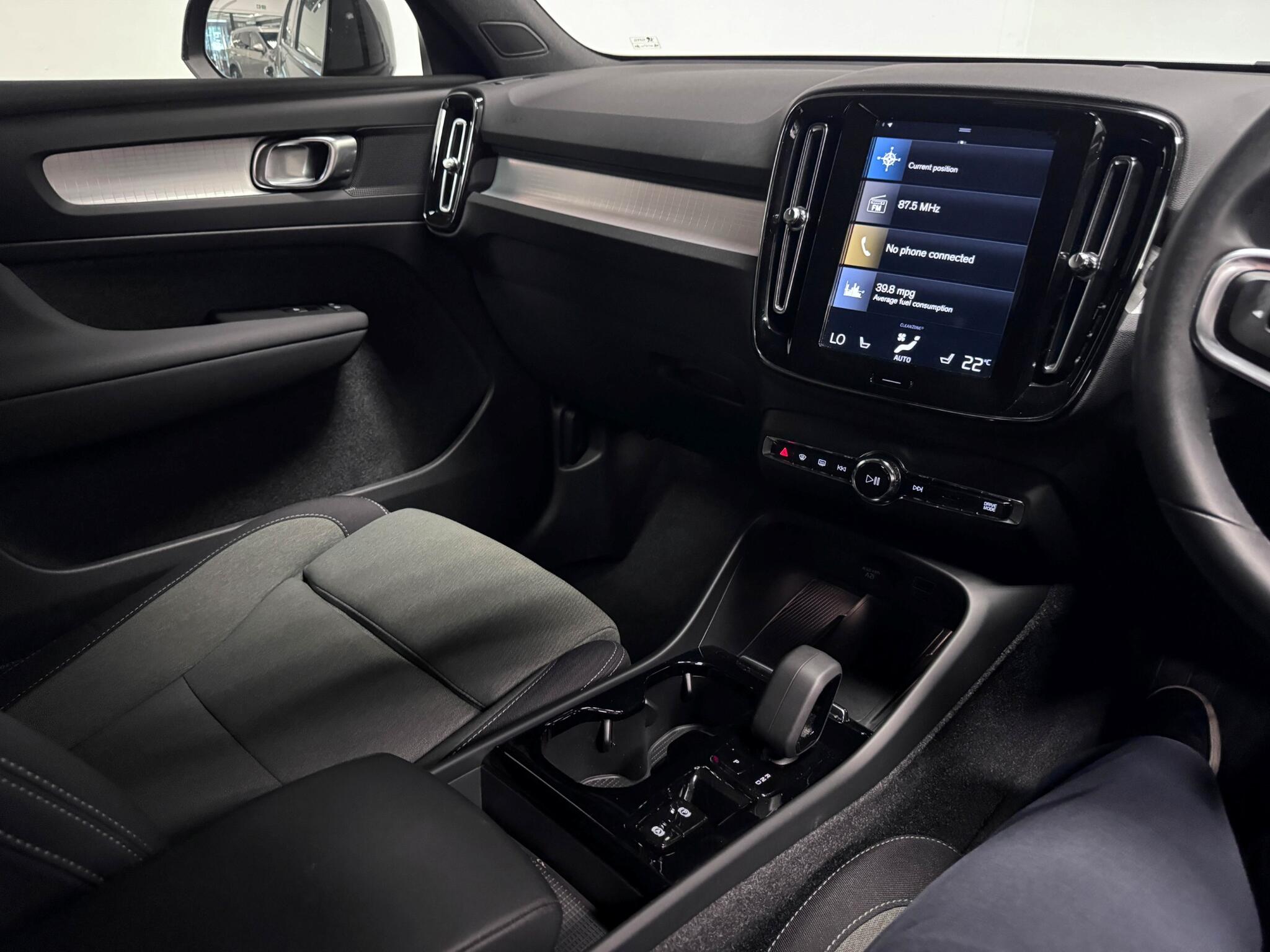 Volvo XC40 view 35