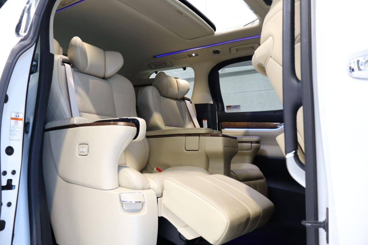 Toyota Alphard view 14