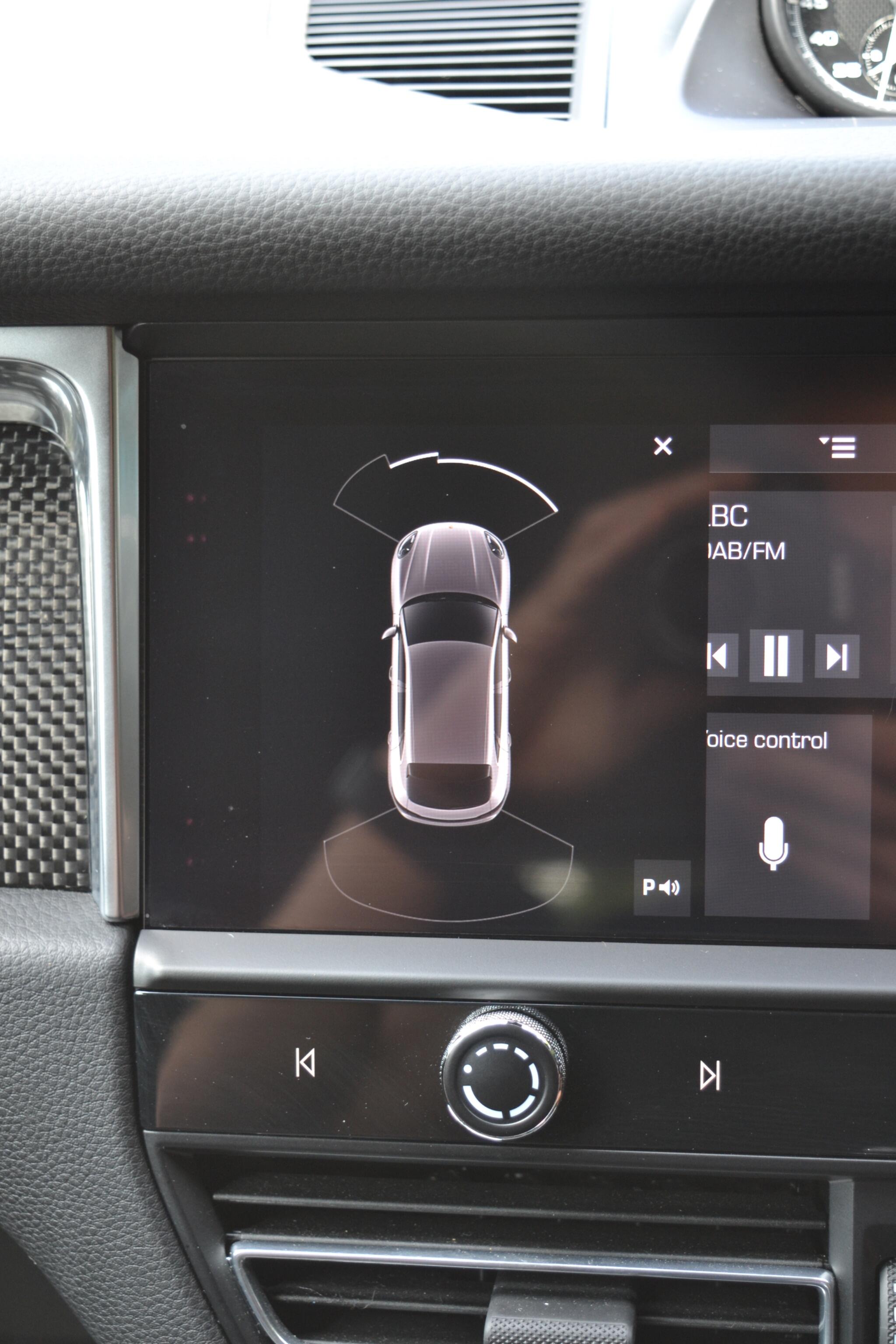 Porsche Macan view 31