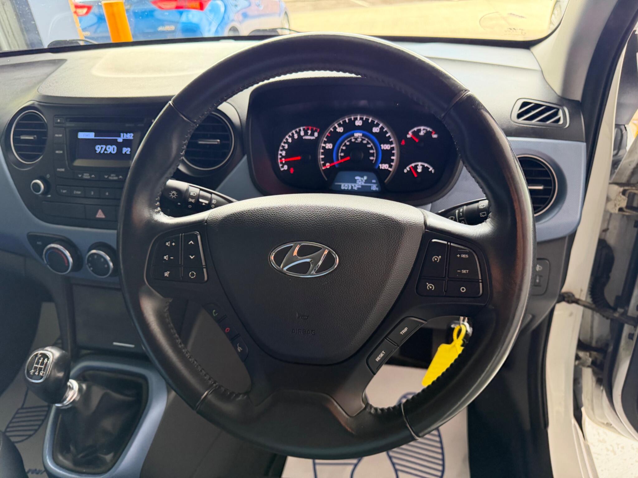 Hyundai I10 view 26