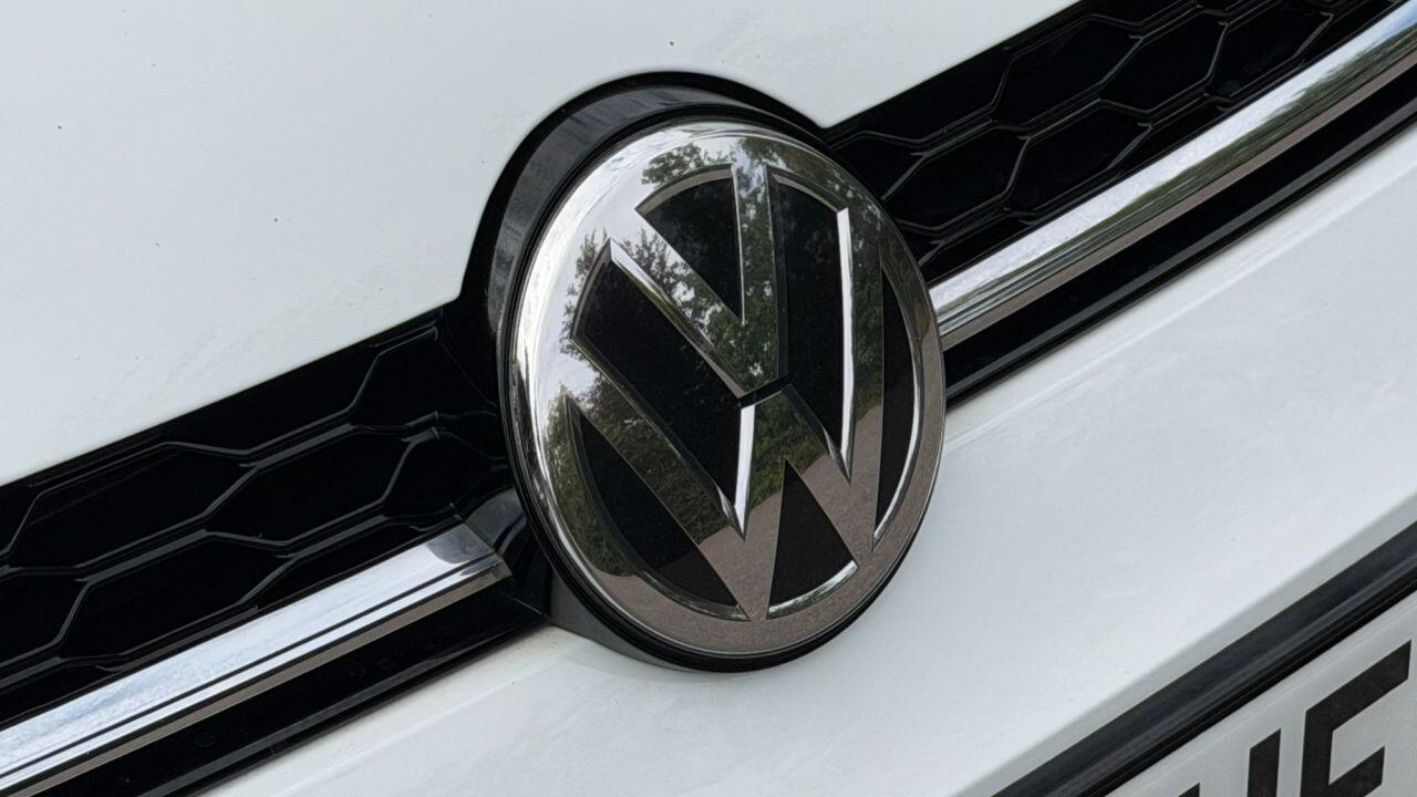 Volkswagen Golf view 53