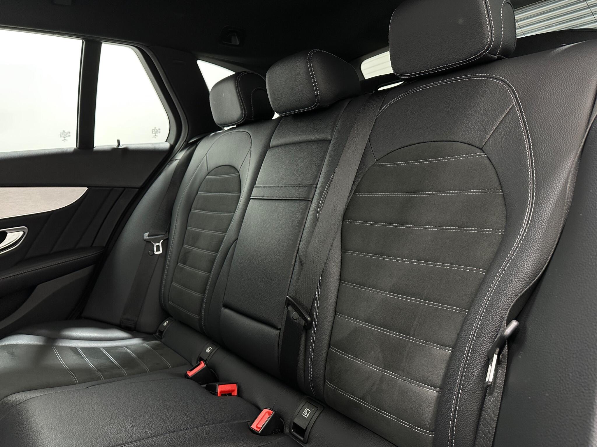 Mercedes-Benz C-Class view 40