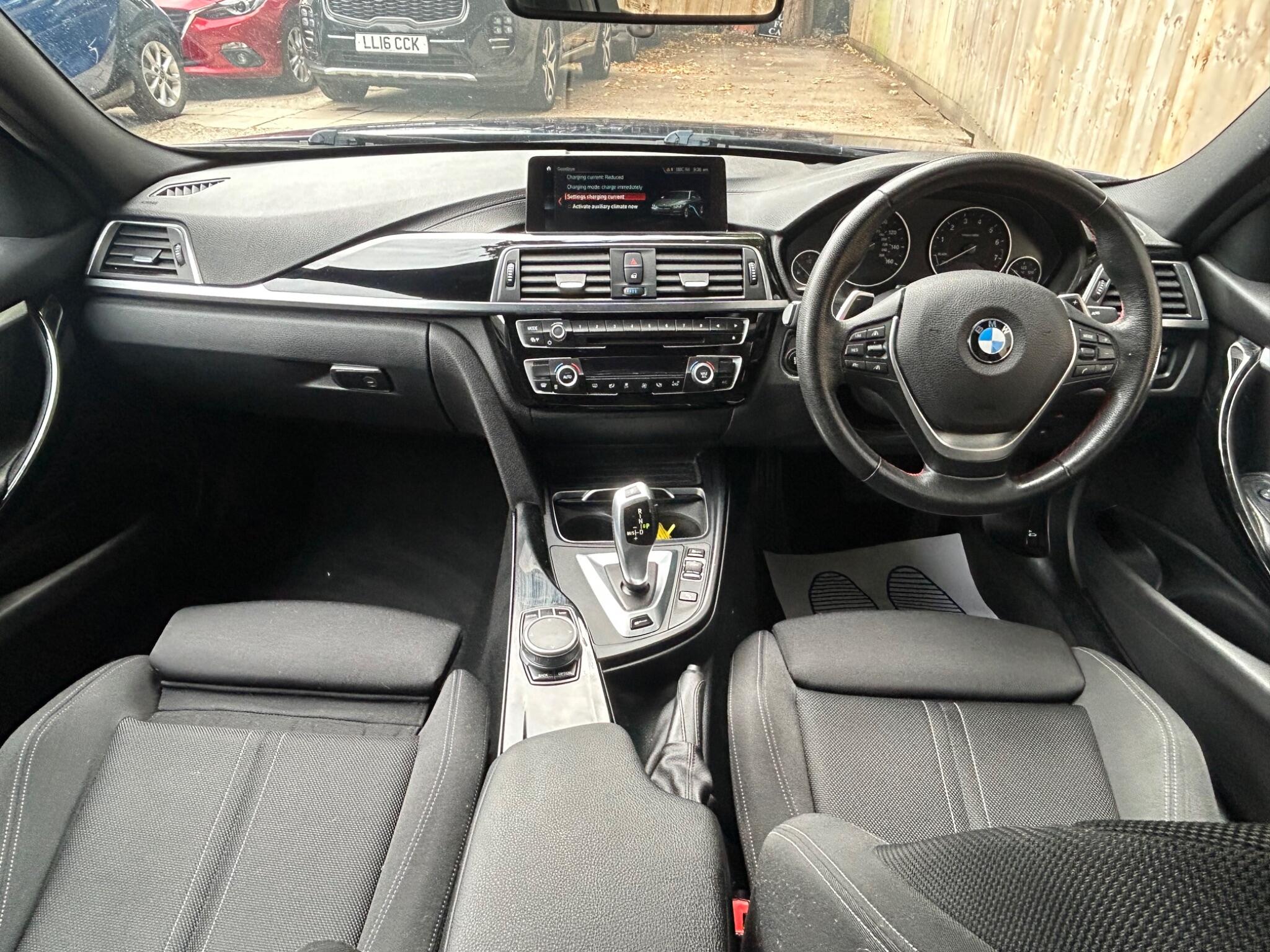BMW 3 Series view 28