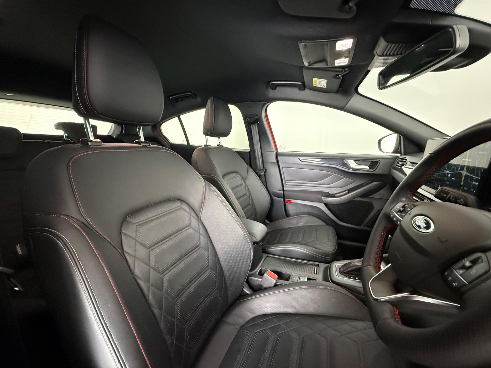 Ford Focus view 12