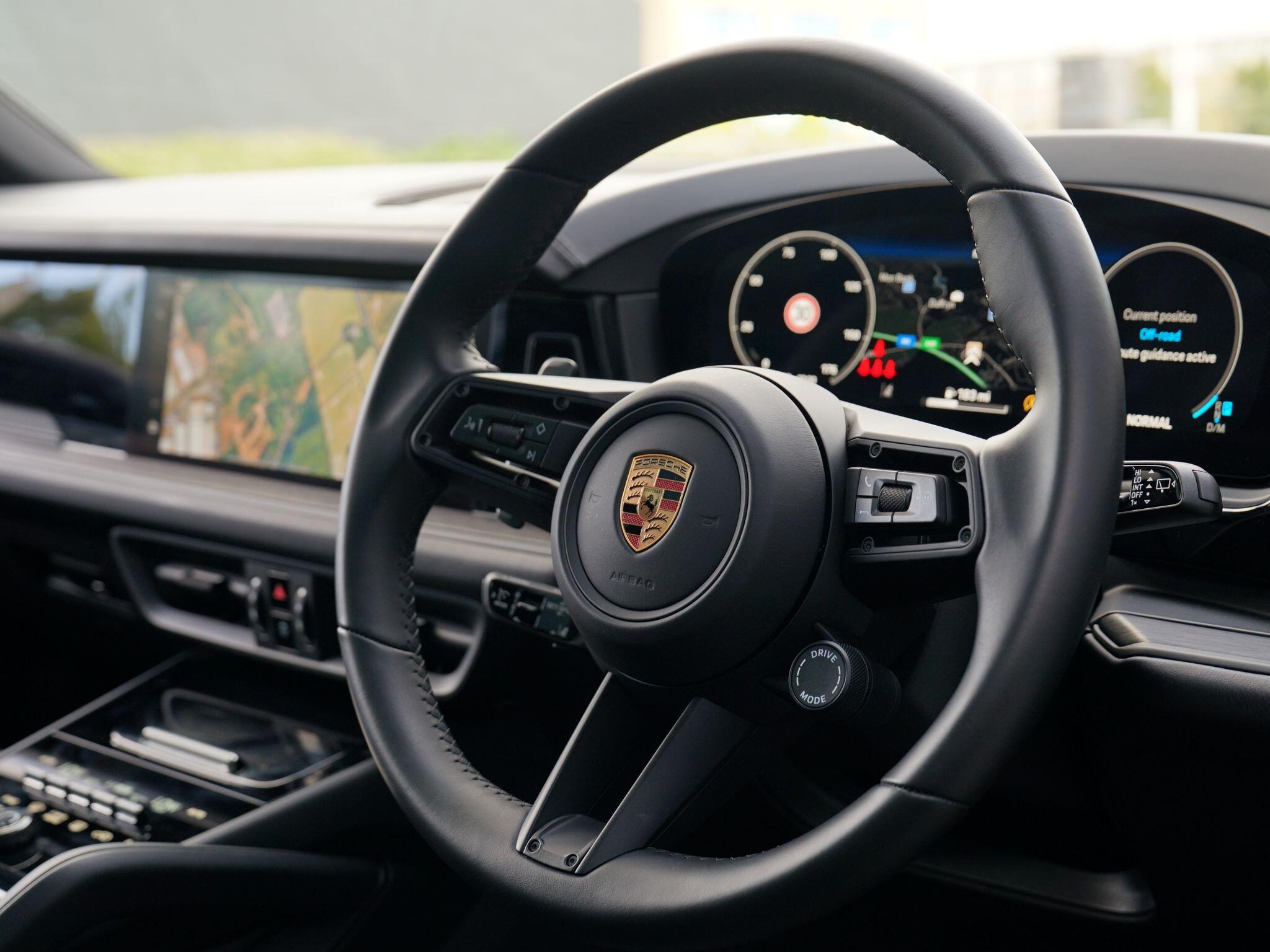 Porsche Cayenne view 98