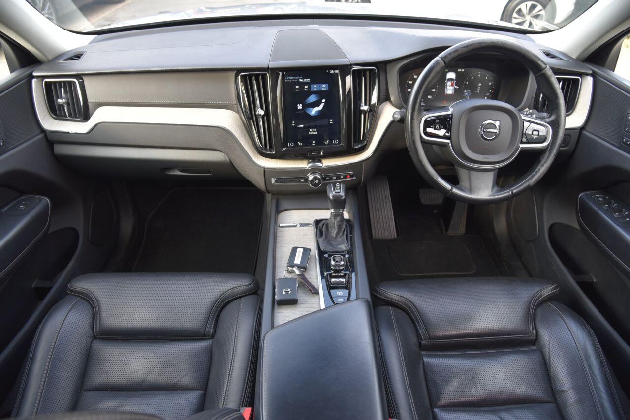 Volvo XC60 view 2