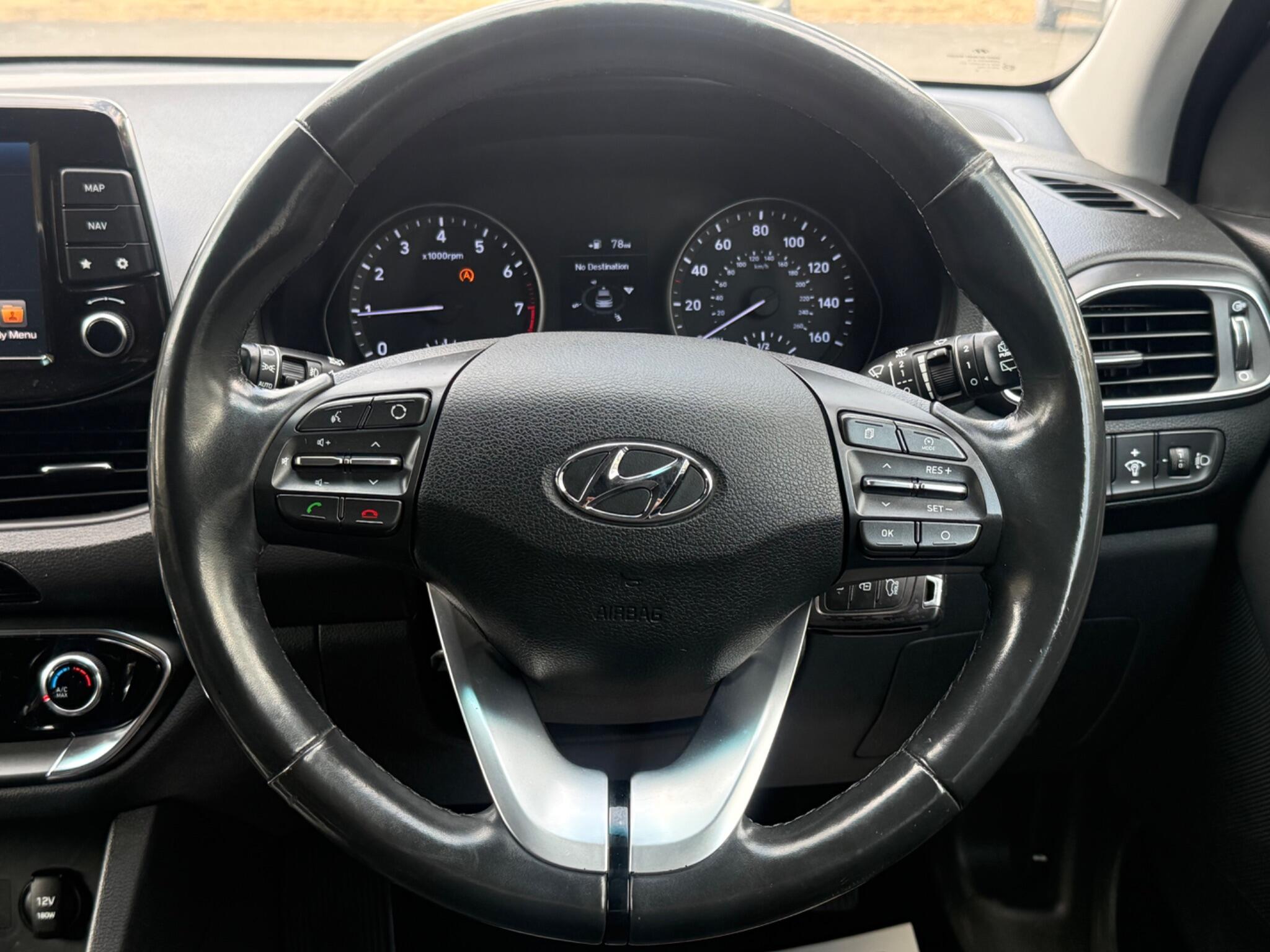 Hyundai i30 view 34