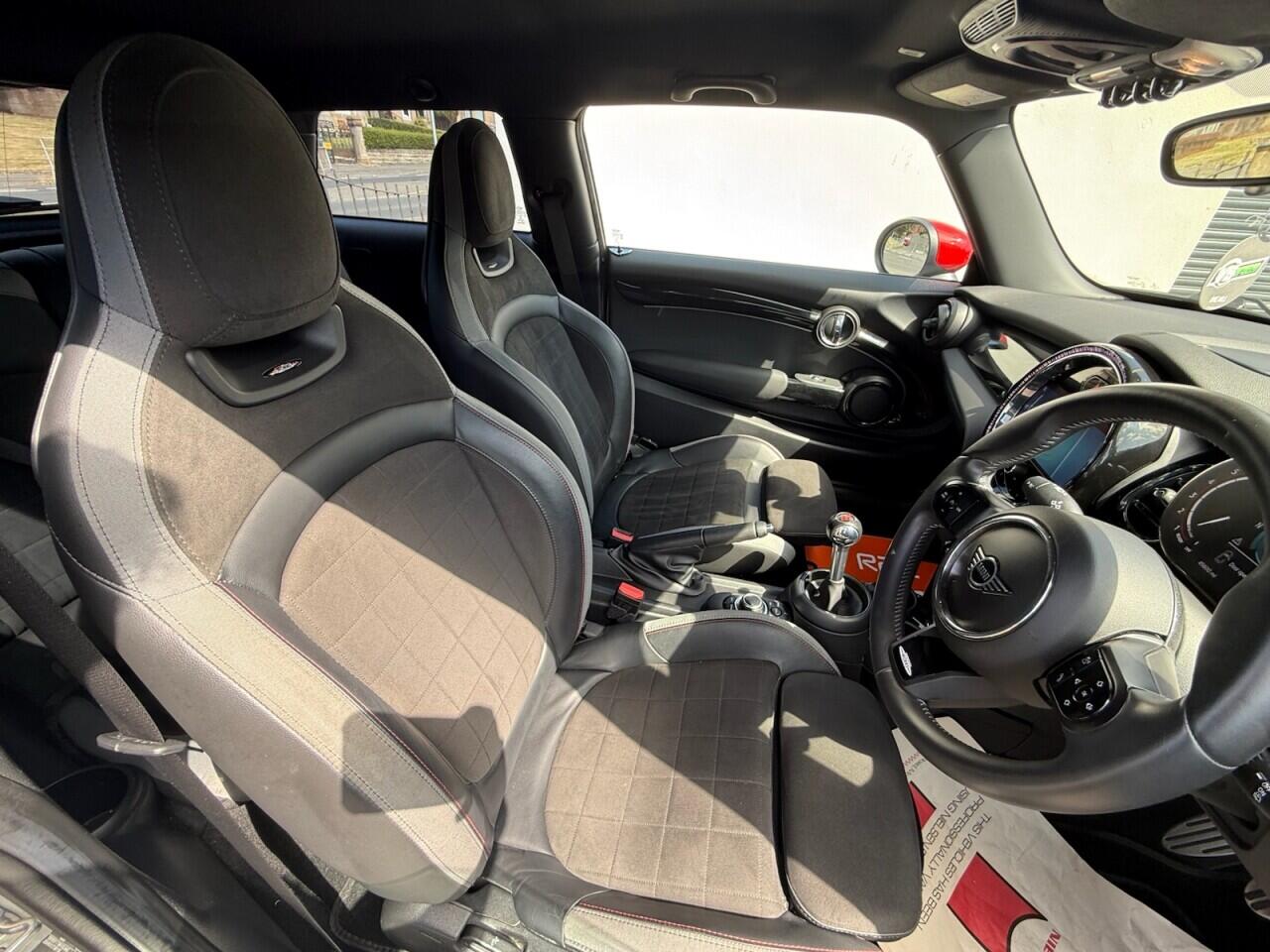 Mini Hatch view 15